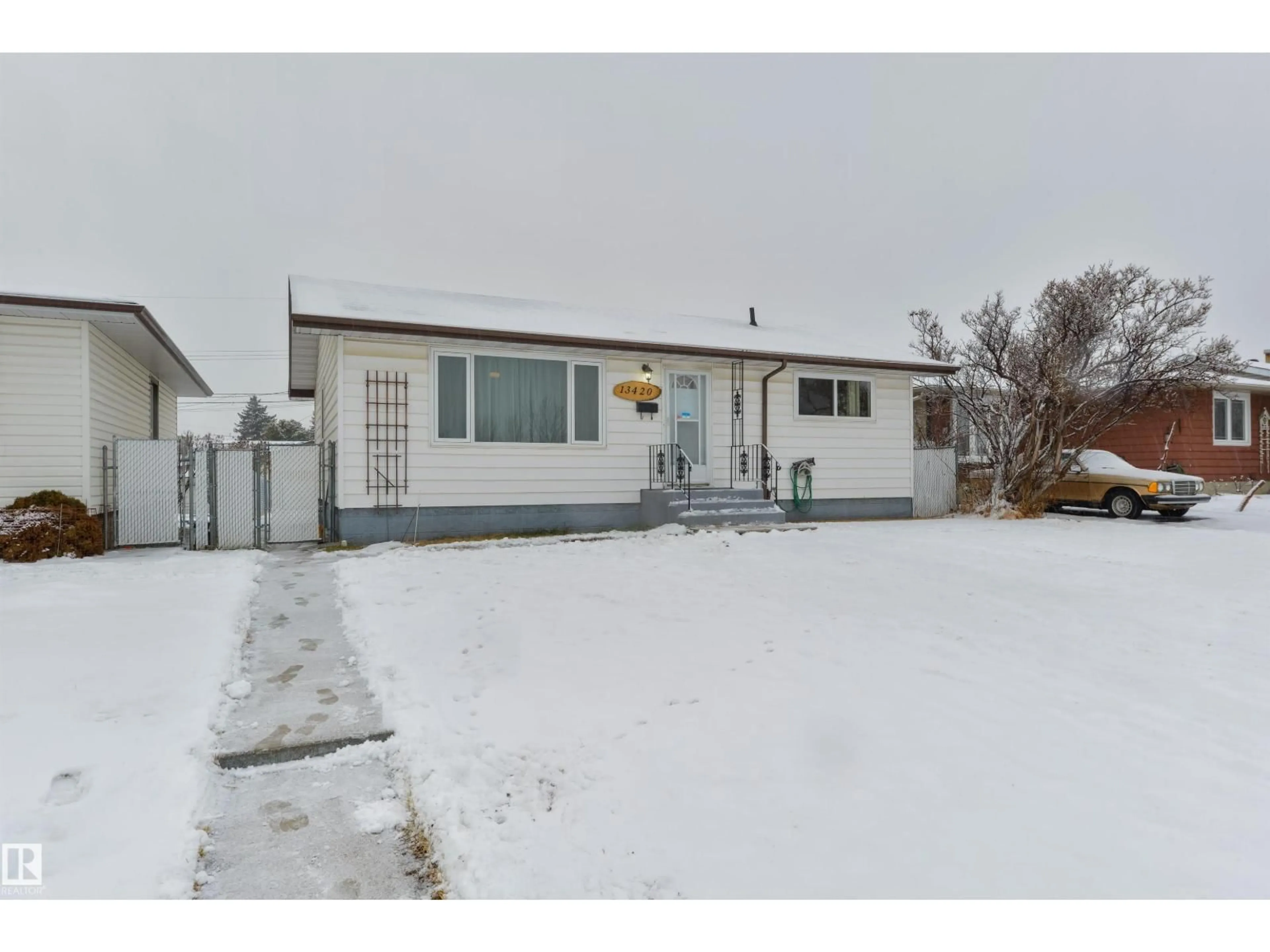 Unknown for 13420 60 ST, Edmonton Alberta T5A0S6