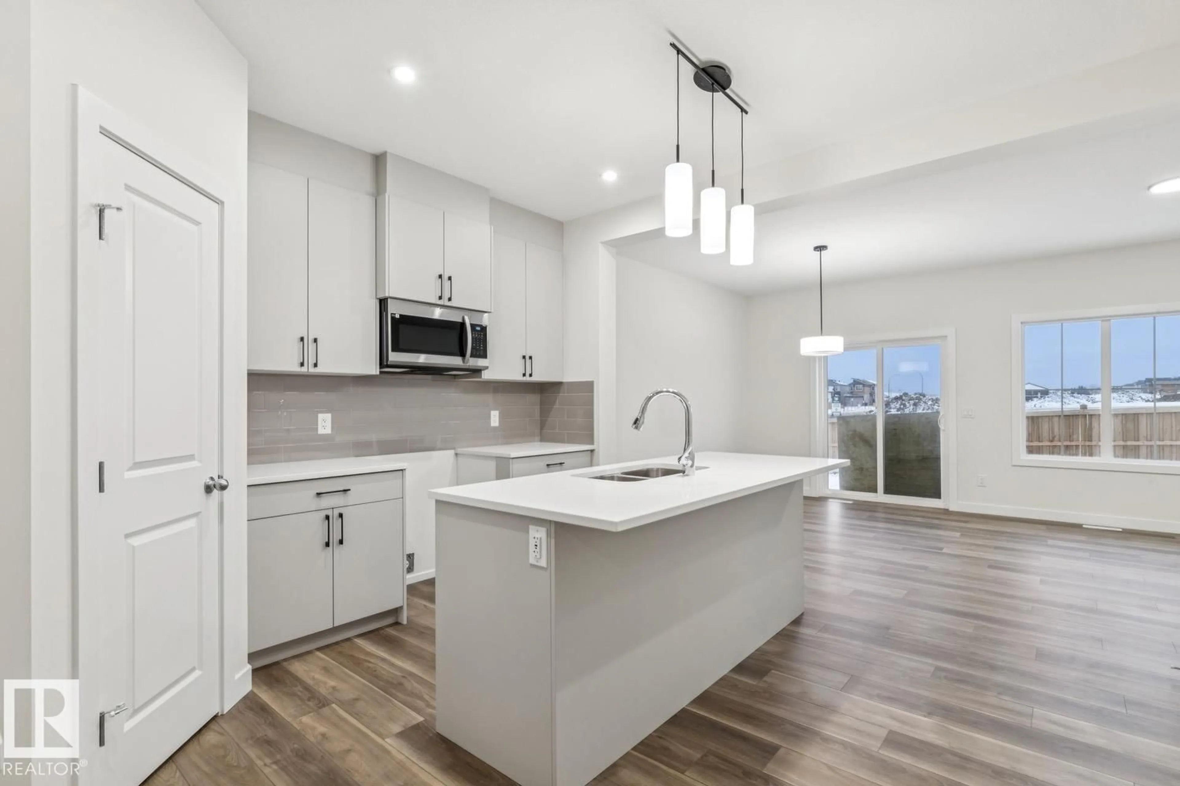 Open concept kitchen, ceramic/tile floor for SW - 309 26 ST, Edmonton Alberta T6X3J1