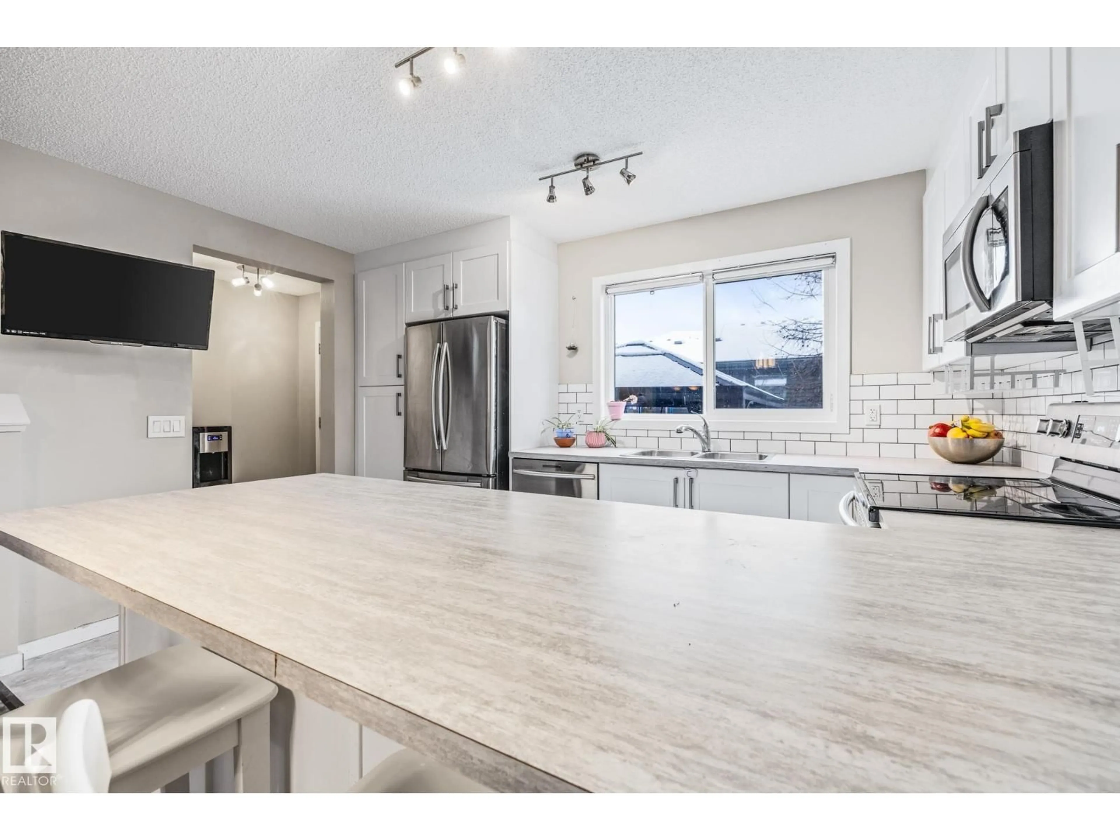 Open concept kitchen, unknown for 384 CHARLESWORTH DR, Edmonton Alberta T6X2G5