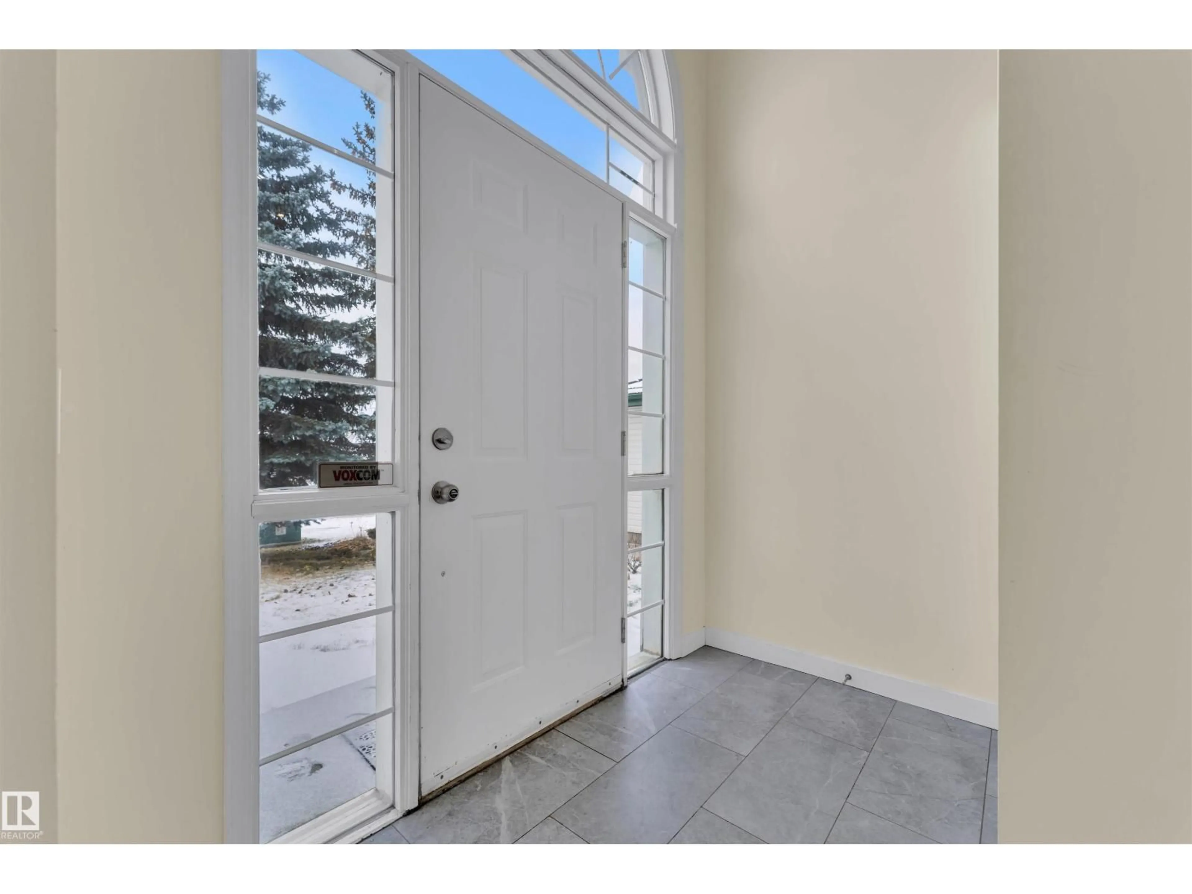 Indoor entryway for 829 BLACKLOCK WY, Edmonton Alberta T6W1C6