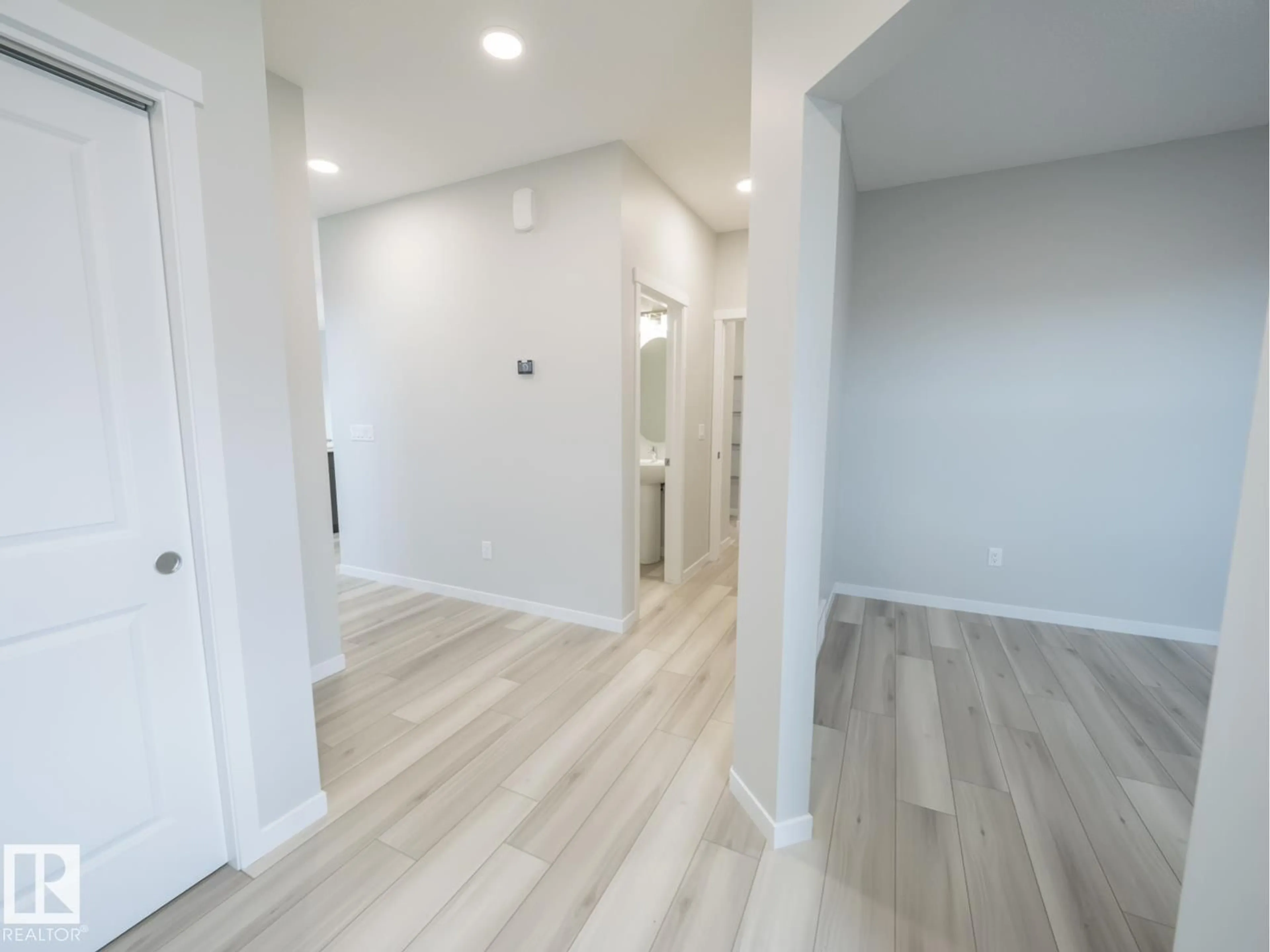 Indoor entryway for NE - 17624 4 ST, Edmonton Alberta T5Y4K3