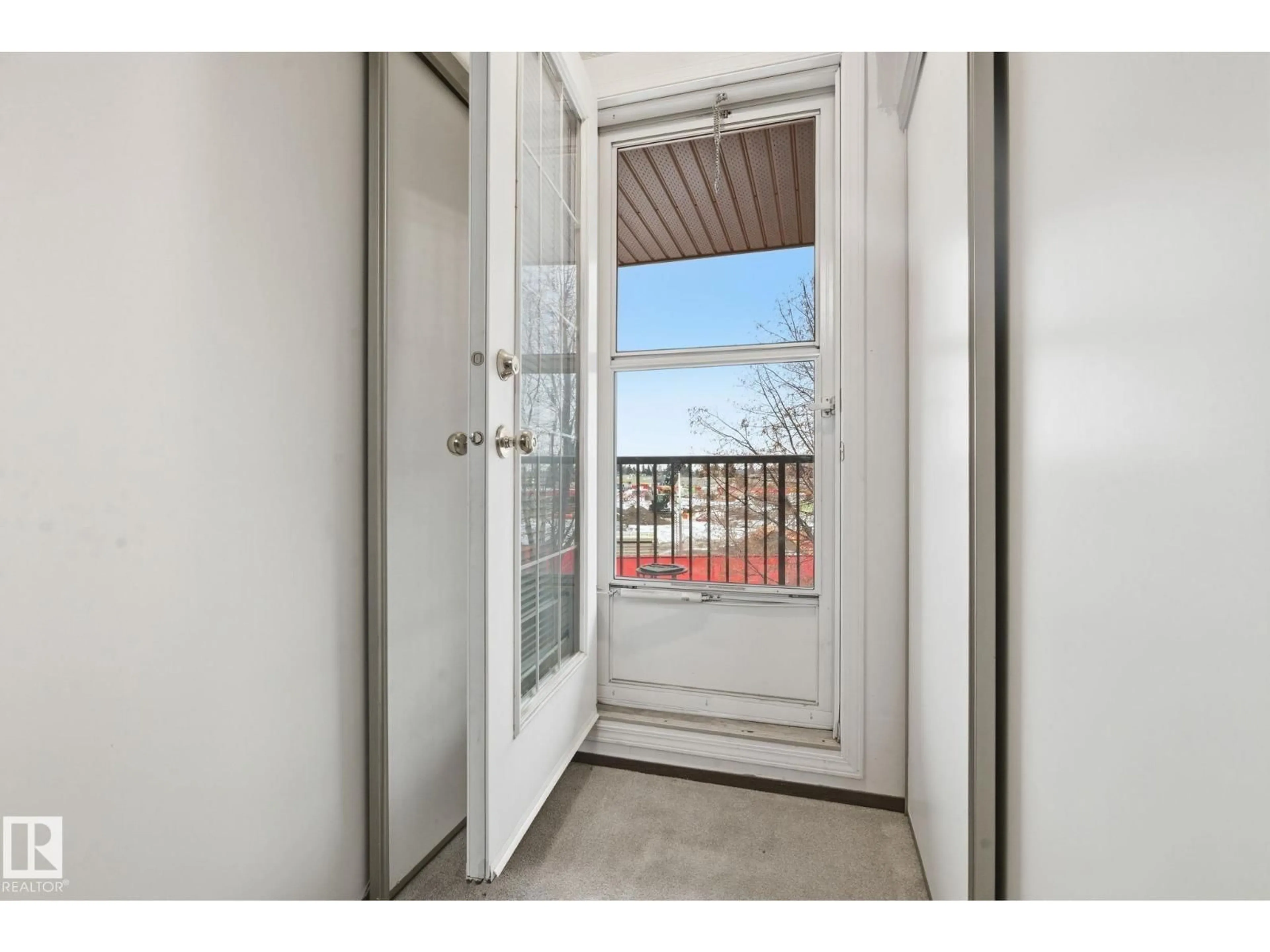 Indoor entryway for #1 - 2020 105 ST, Edmonton Alberta T6J5J2