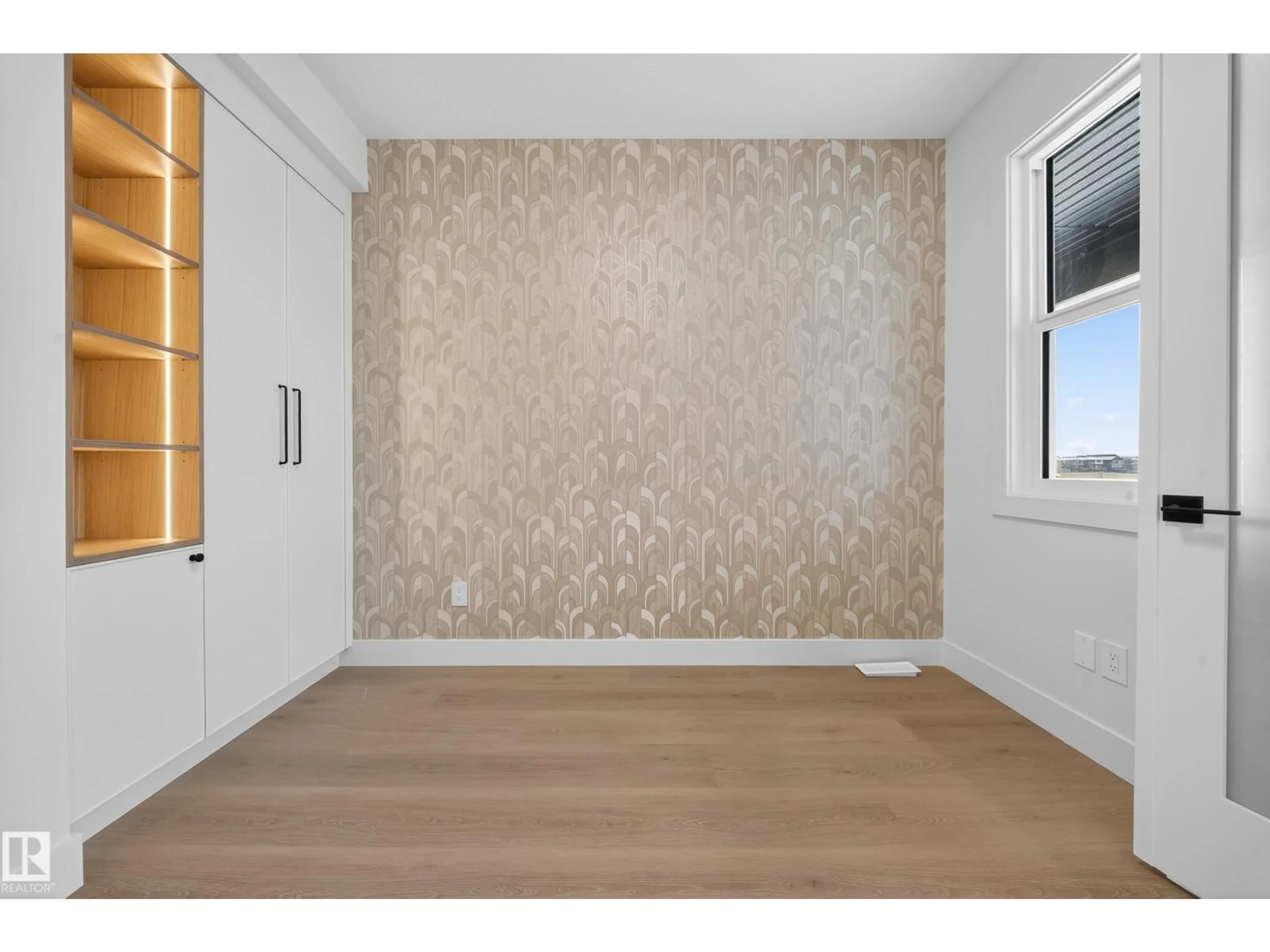 A pic of a room for 8924 MAYDAY WAY SW, Edmonton Alberta T6X3E9