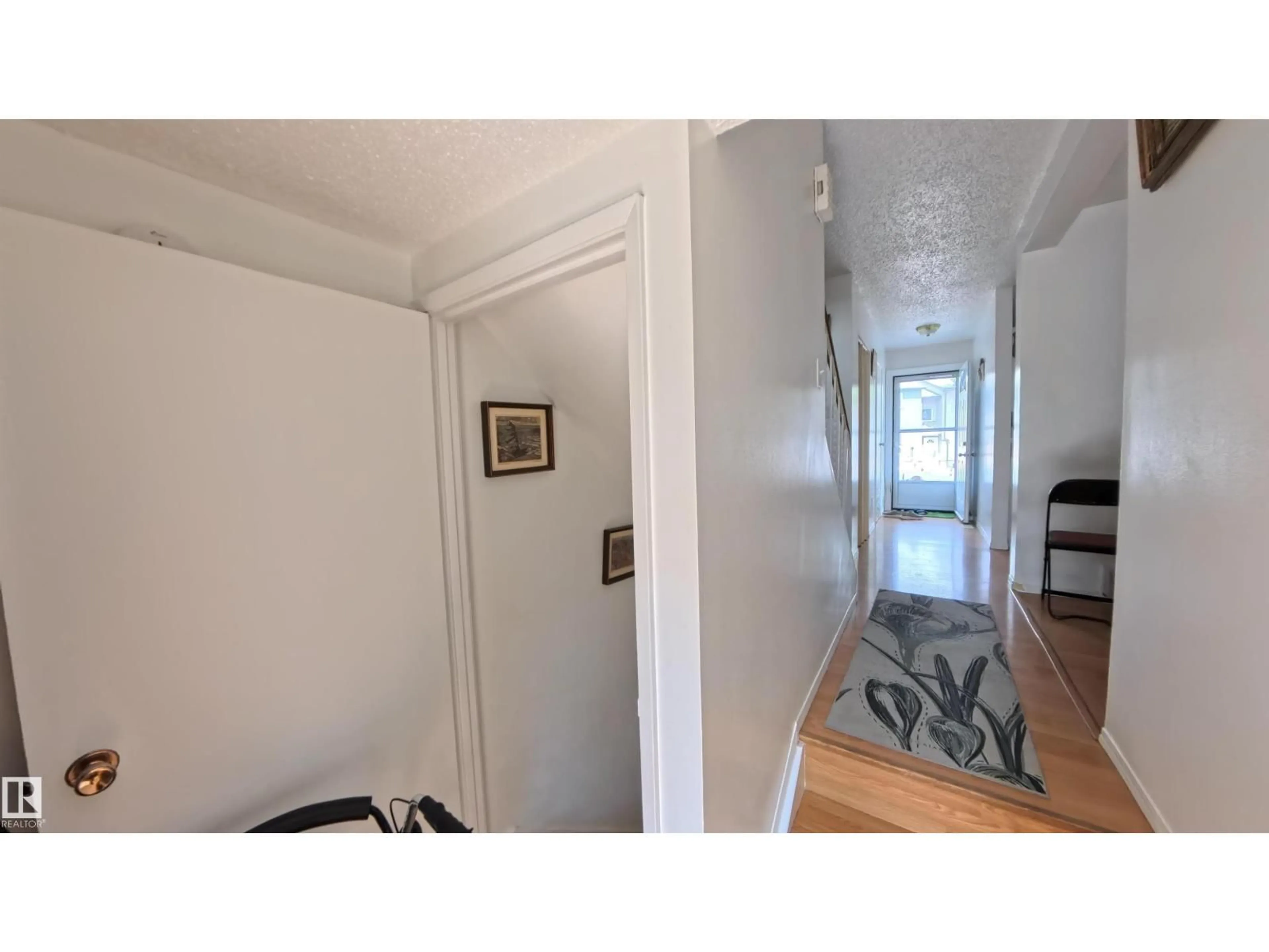 A pic of a room for 3122 142 AV, Edmonton Alberta T5Y1H2