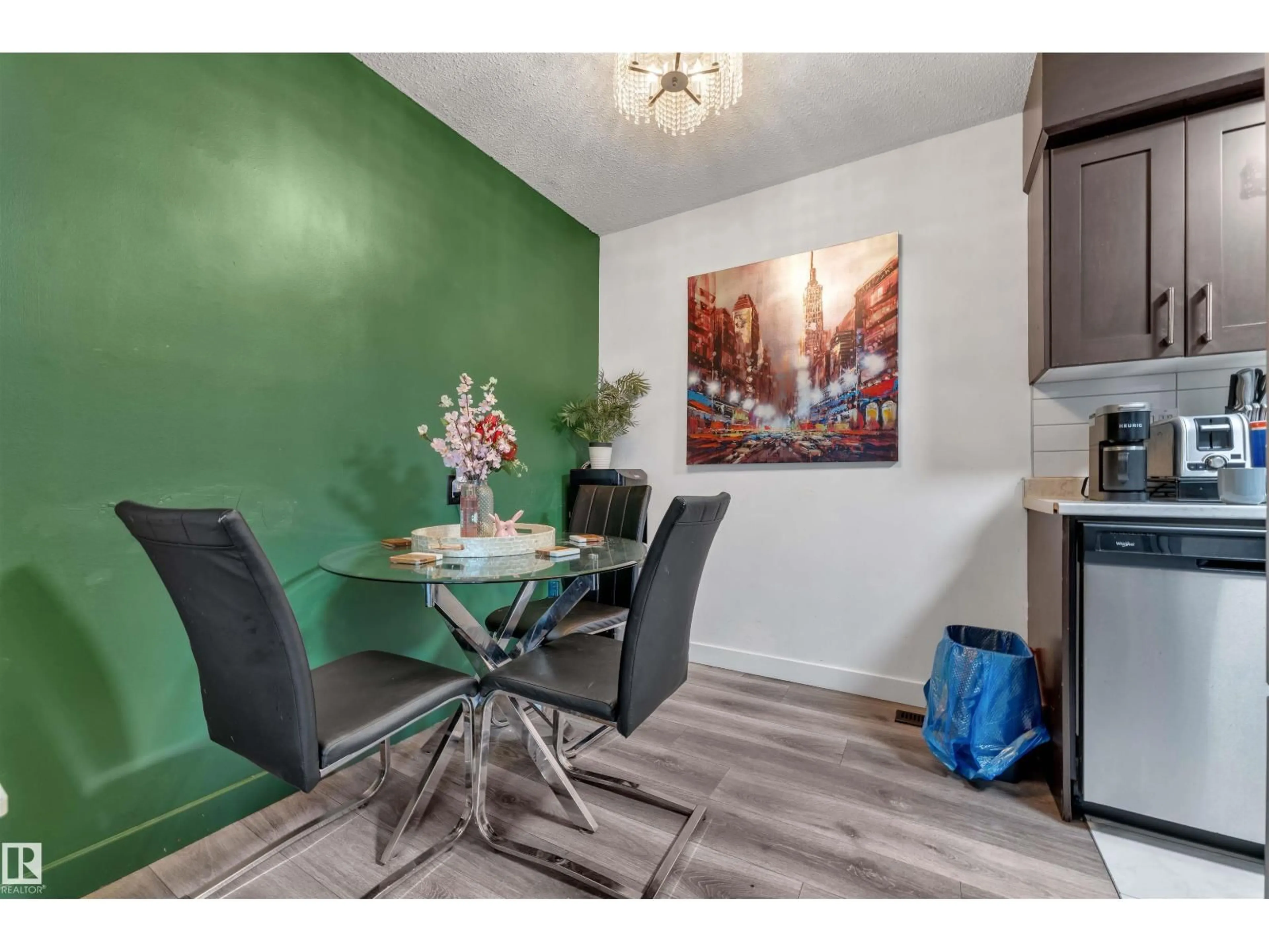 A pic of a room for #7 - 14115 82 ST NW, Edmonton Alberta T5E2V7