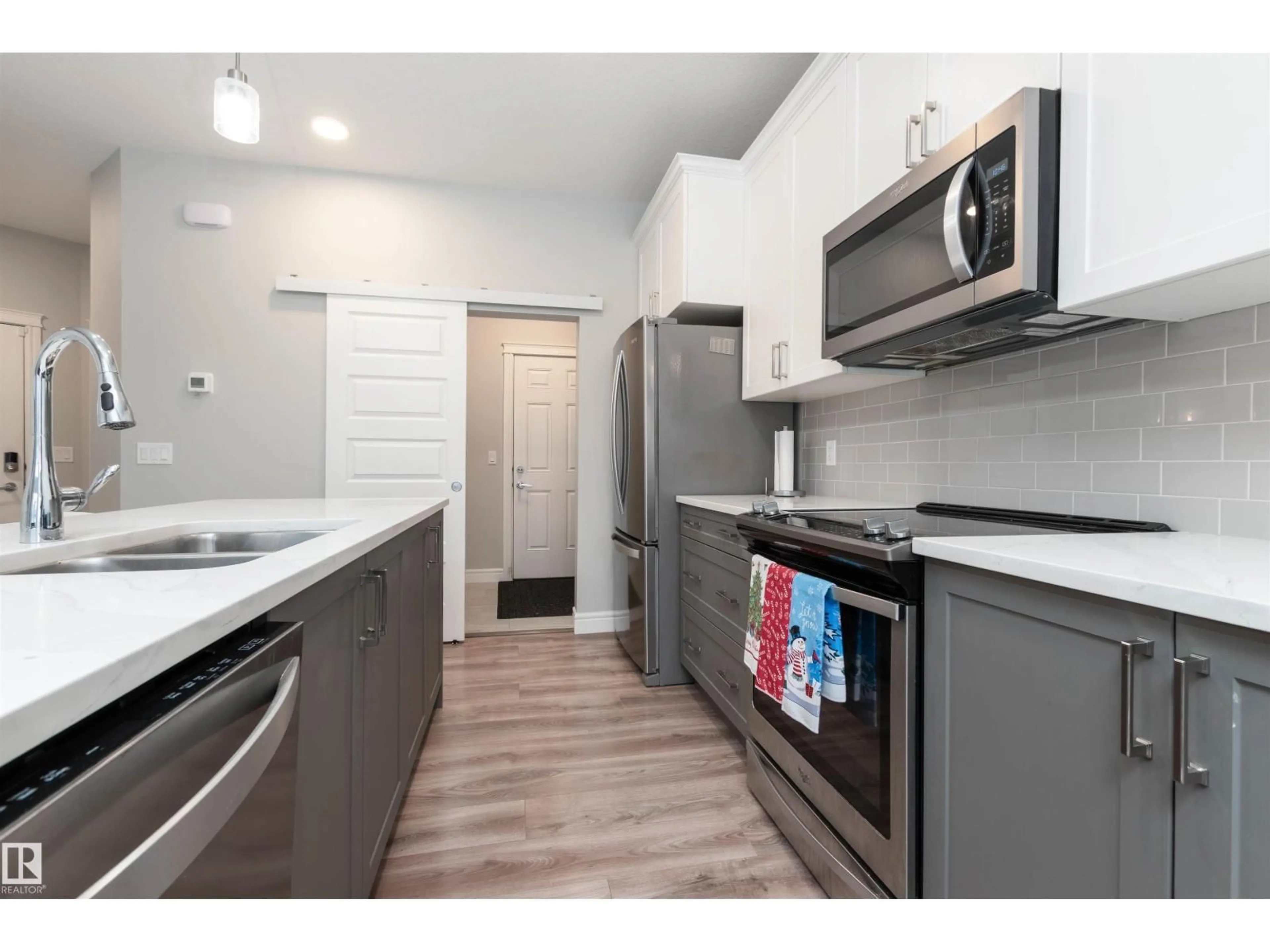 Standard kitchen, unknown for 364 SAVOY CR, Sherwood Park Alberta T8H2X2