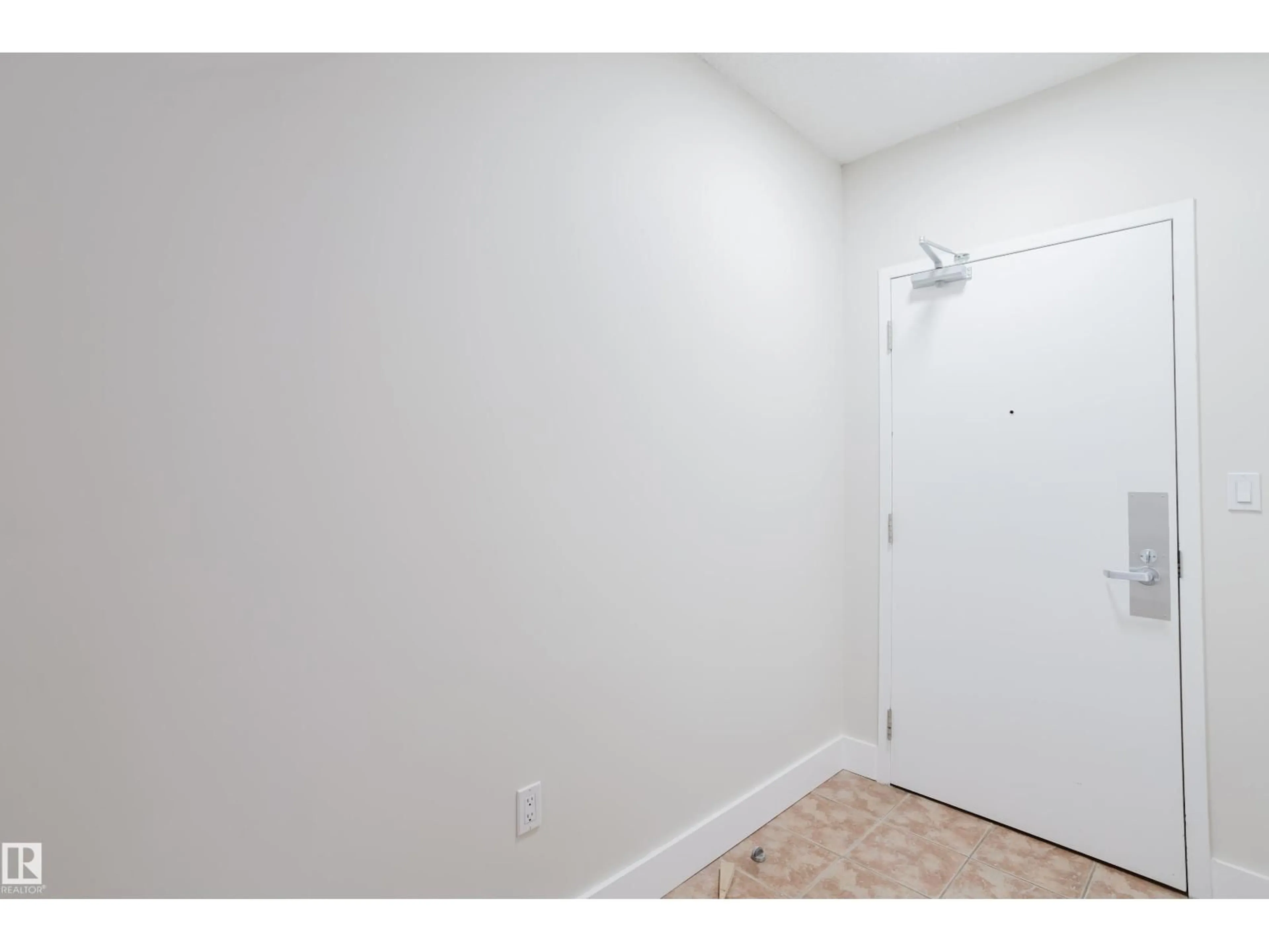 A pic of a room for 506 - 9919 105 ST NW, Edmonton Alberta T5K1B1