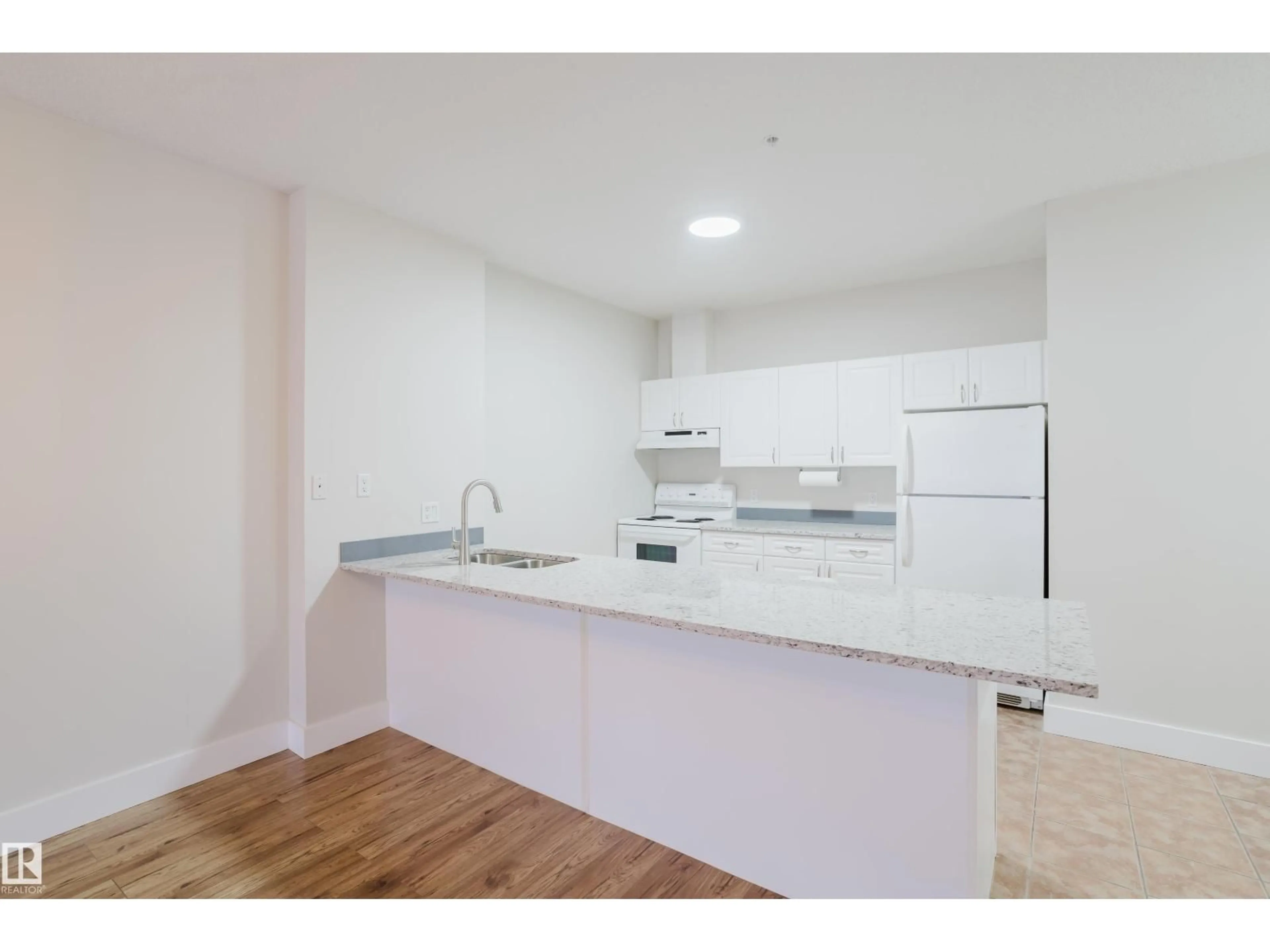 Standard kitchen, unknown for 506 - 9919 105 ST NW, Edmonton Alberta T5K1B1