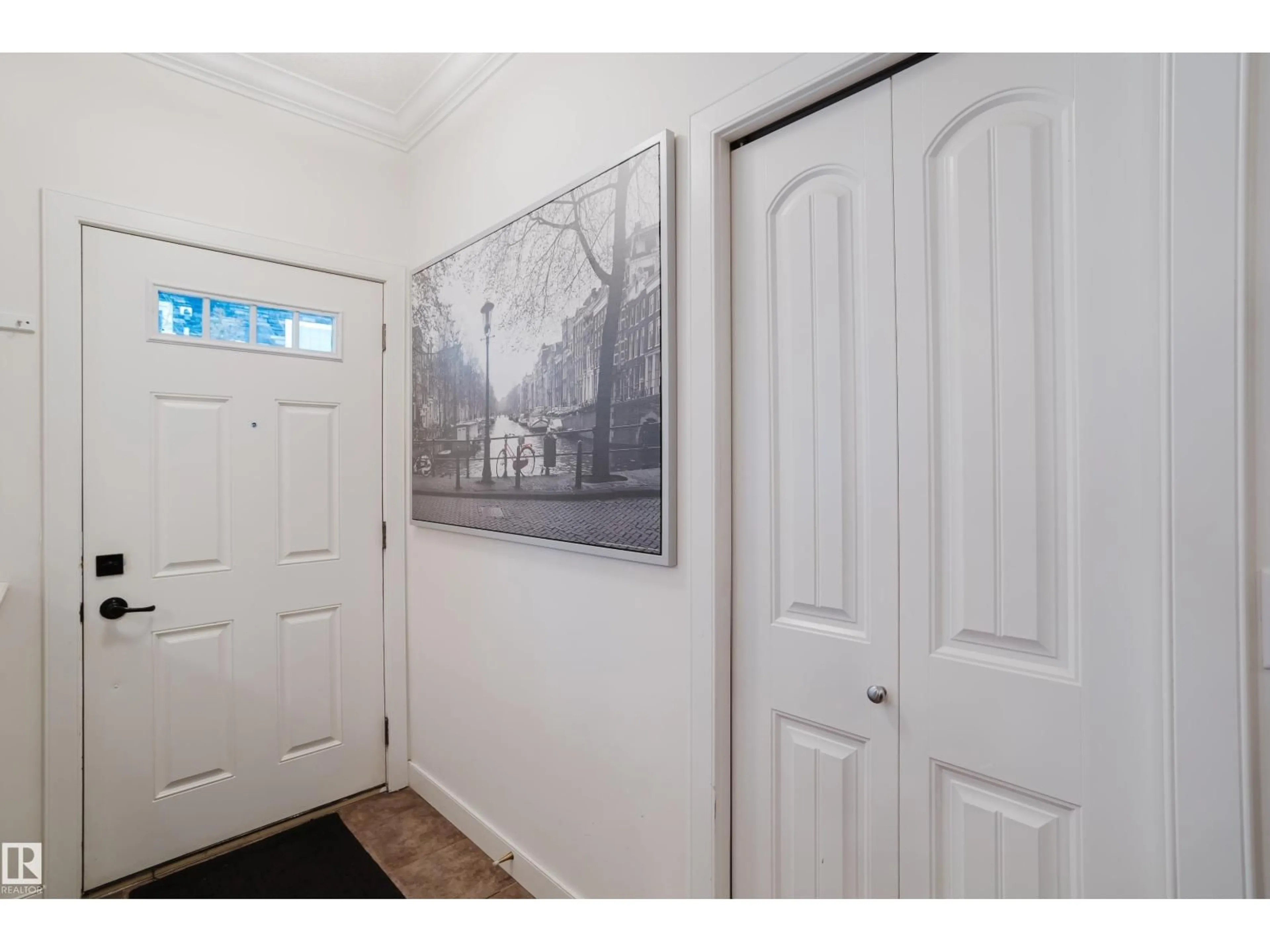 Indoor entryway for 98 7293 SOUTH TERWILLEGAR DR, Edmonton Alberta T6R0N5