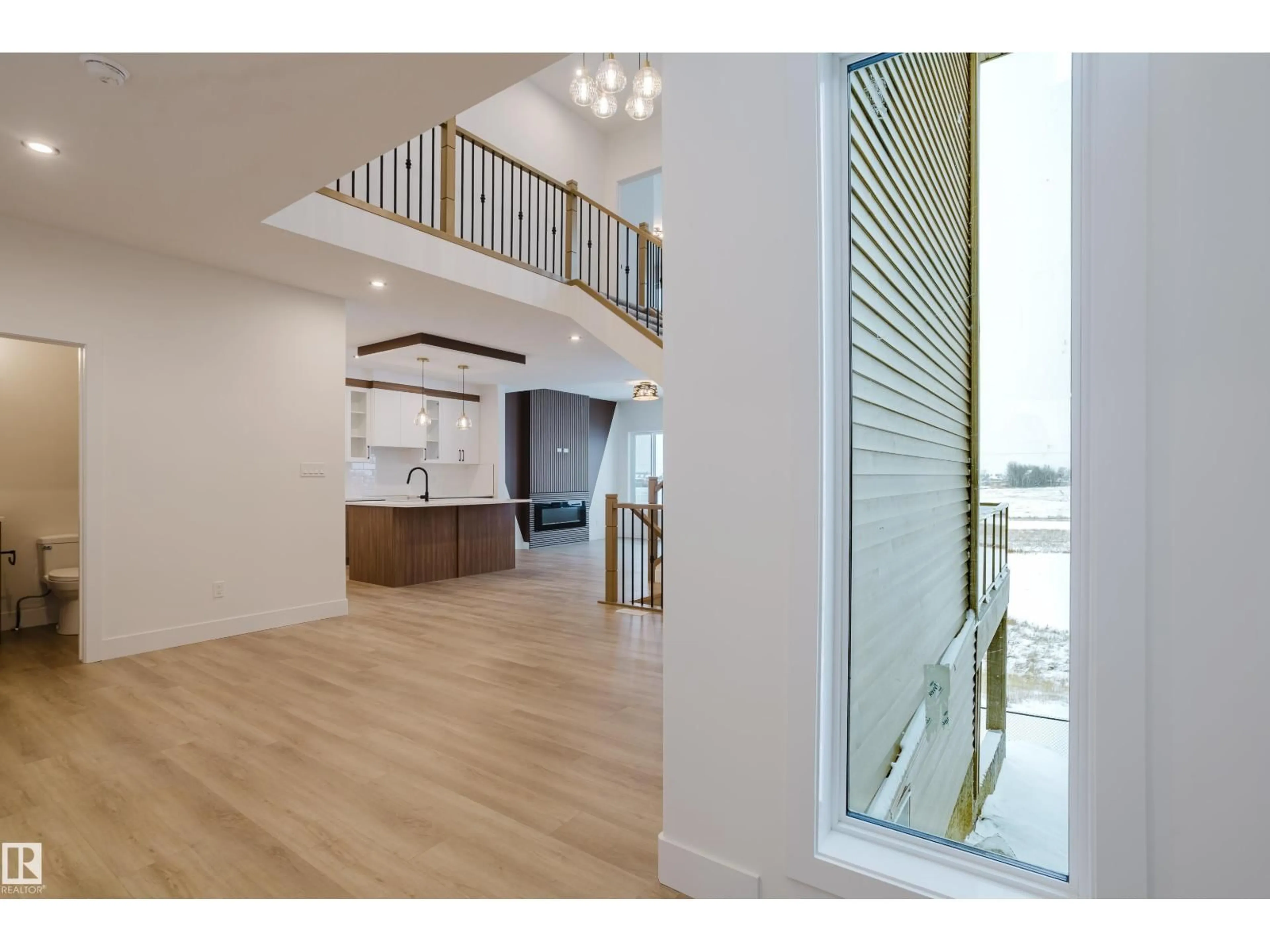 Indoor foyer for 230 KINGLET BV, Edmonton Alberta T5S0W4