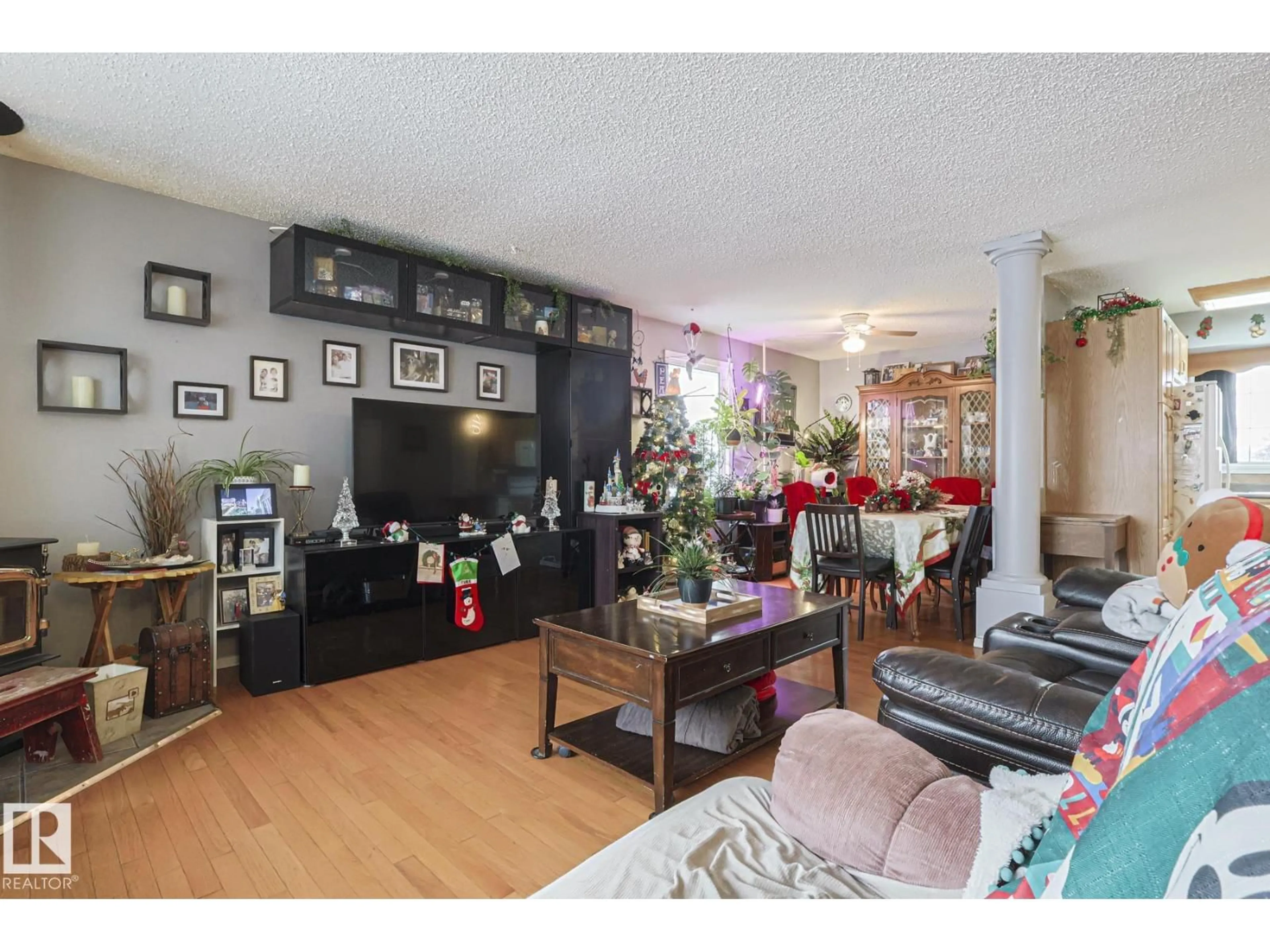 Unknown for NW - 4032 77 ST, Edmonton Alberta T6K0X6