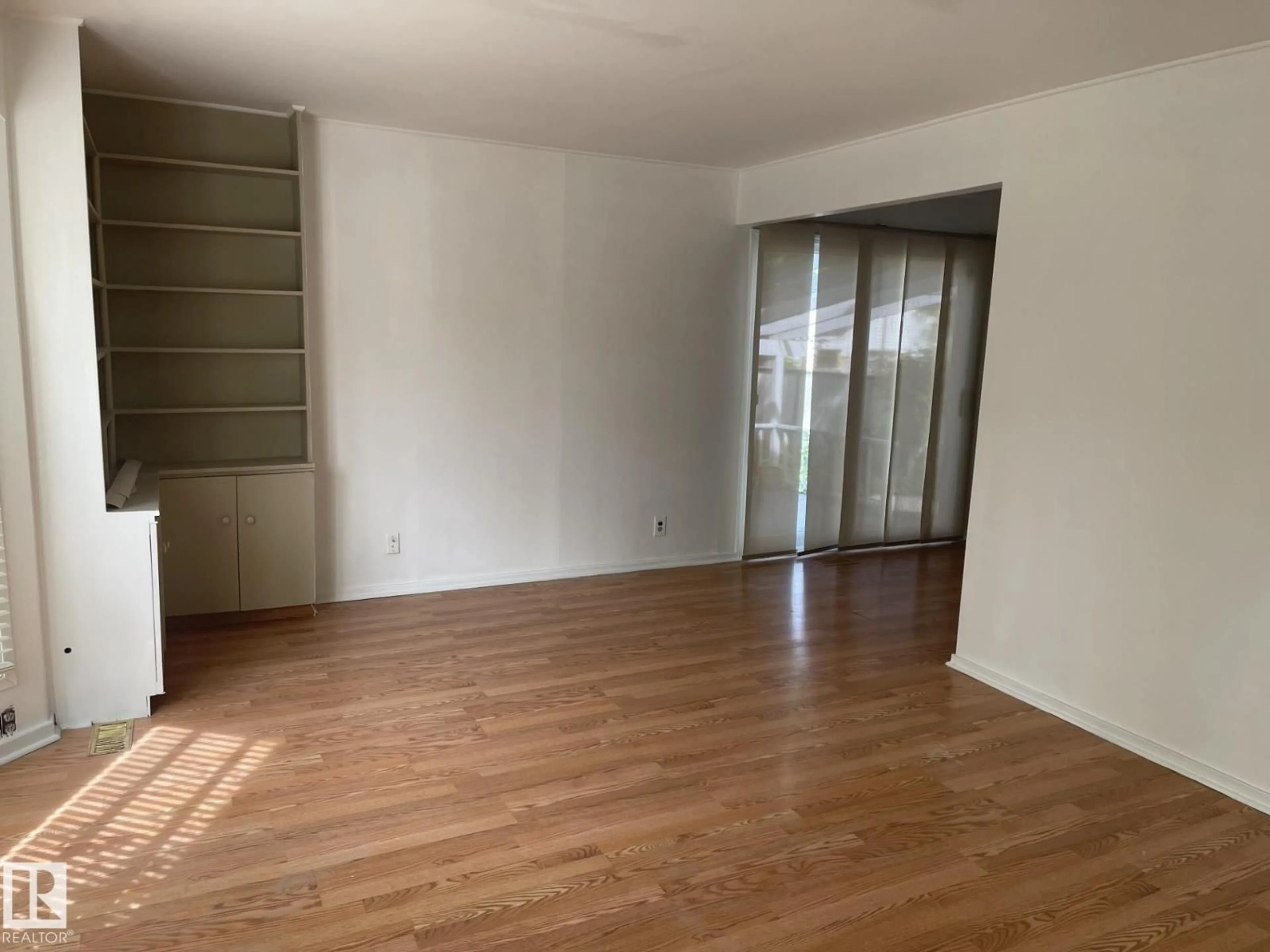 A pic of a room for NW - 12202 105 ST, Edmonton Alberta T5G2N8