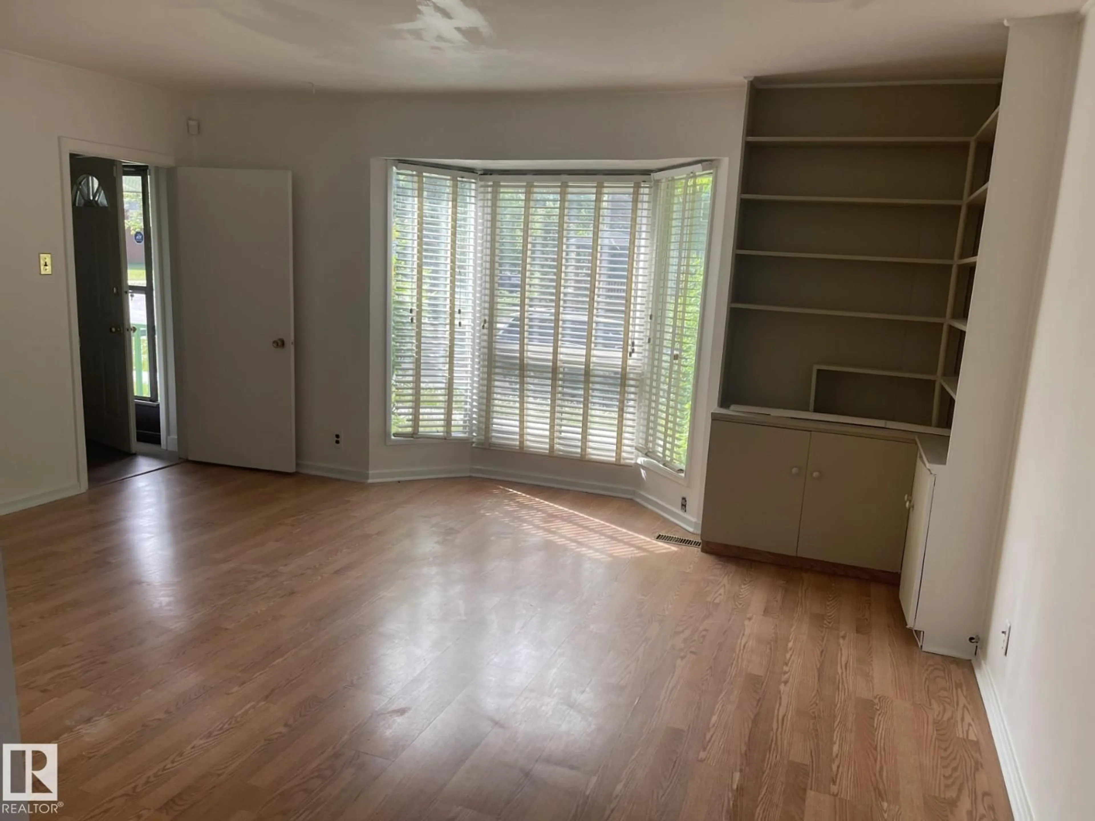 A pic of a room for NW - 12202 105 ST, Edmonton Alberta T5G2N8