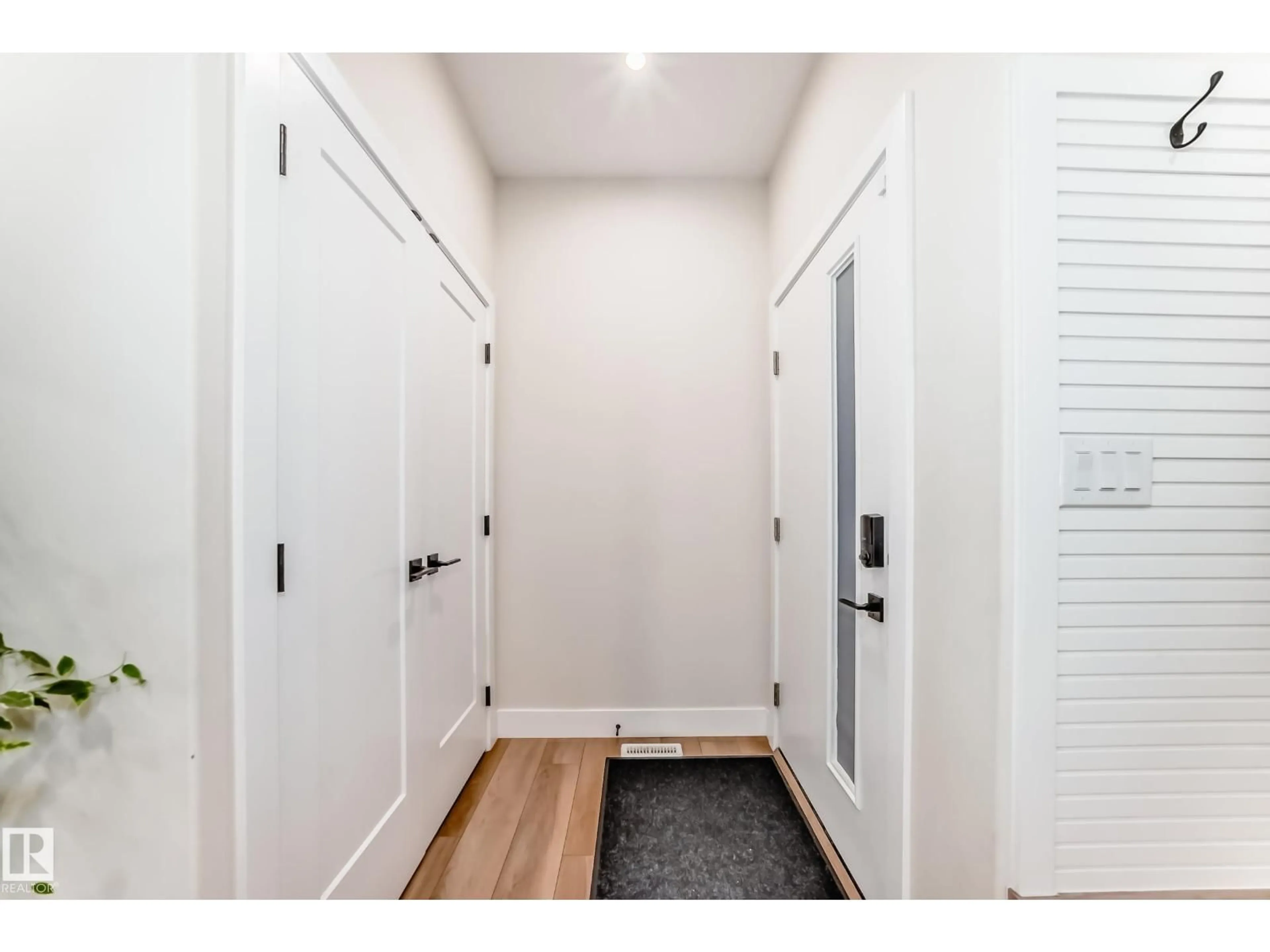 Indoor entryway for 520 BLUFF LN, Leduc Alberta T9E1R5