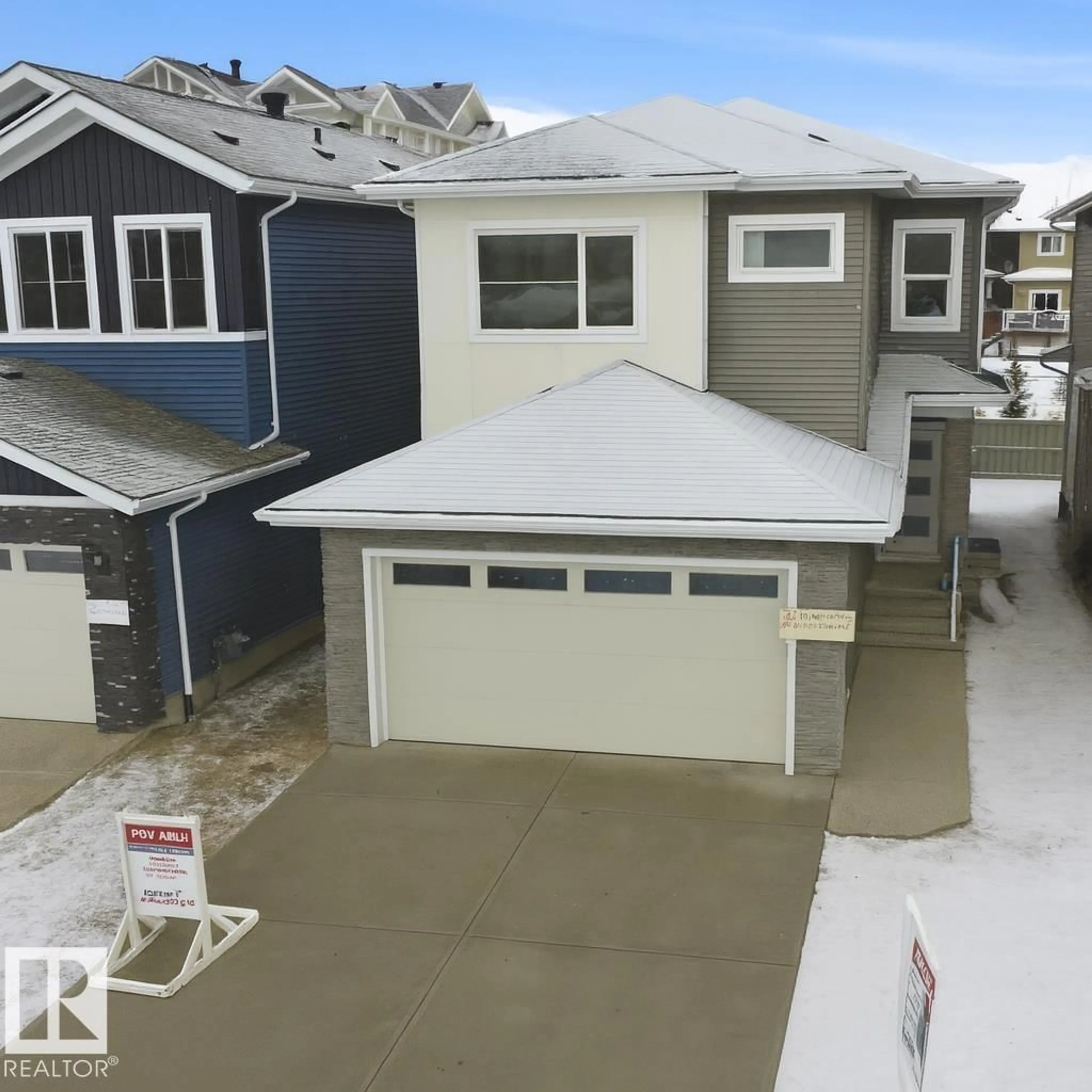 A pic from outside/outdoor area/front of a property/back of a property/a pic from drone, street for 3158 MAGPIE WY, Edmonton Alberta T5S0K8