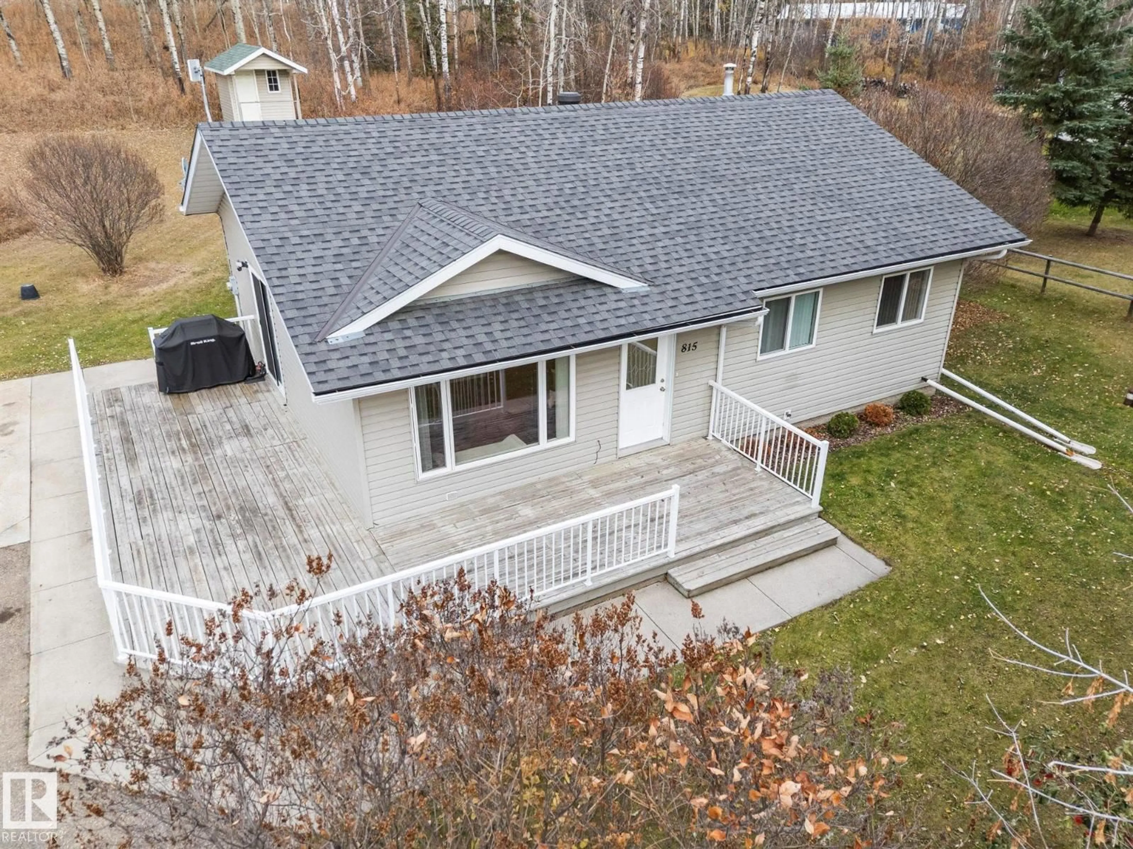 A pic from outside/outdoor area/front of a property/back of a property/a pic from drone, unknown for 815 LAKESIDE DR, Rural Parkland County Alberta T7Z2T9