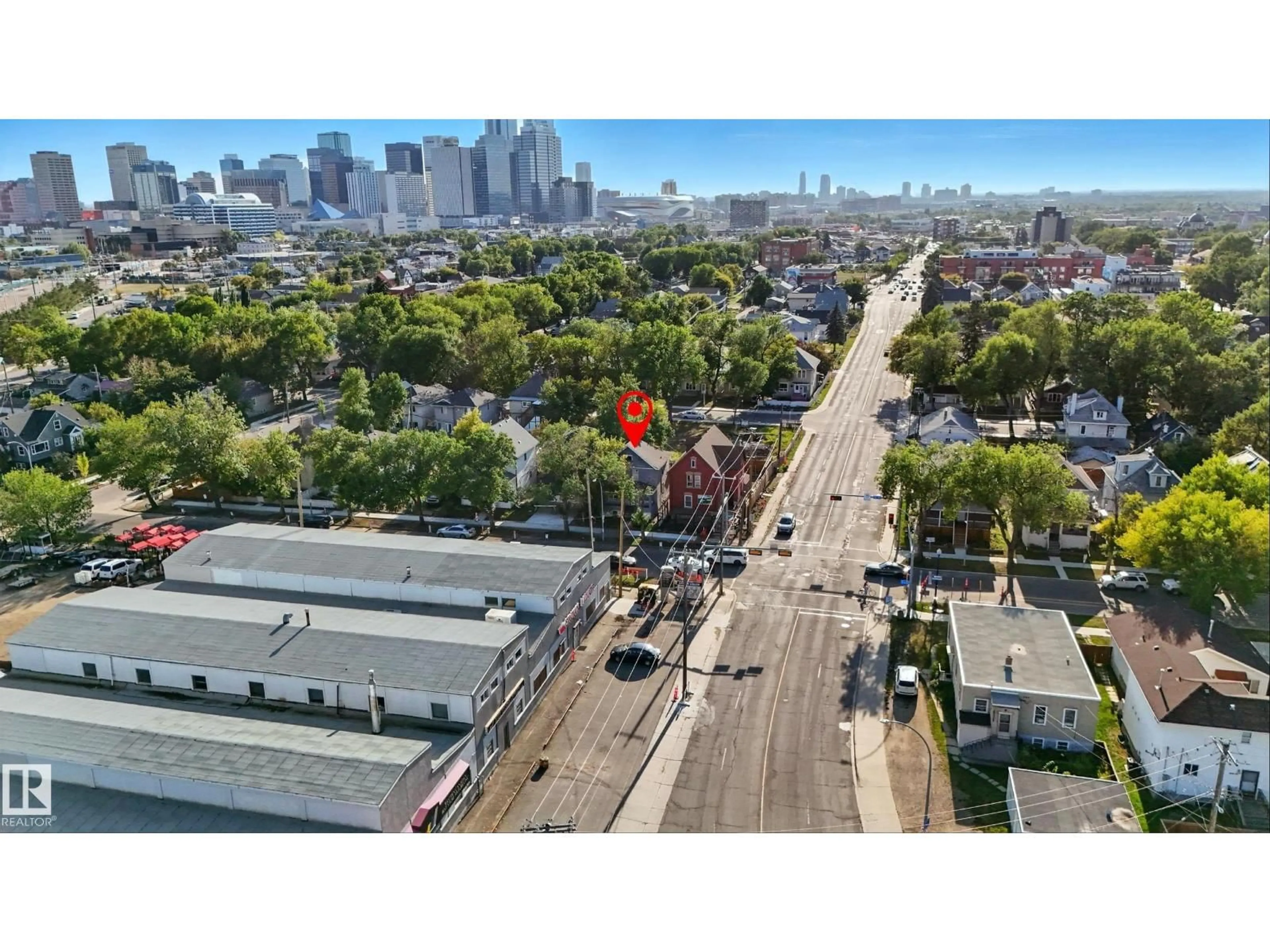 A pic from outside/outdoor area/front of a property/back of a property/a pic from drone, city buildings view from balcony for 10730 92 ST, Edmonton Alberta T5H1V4