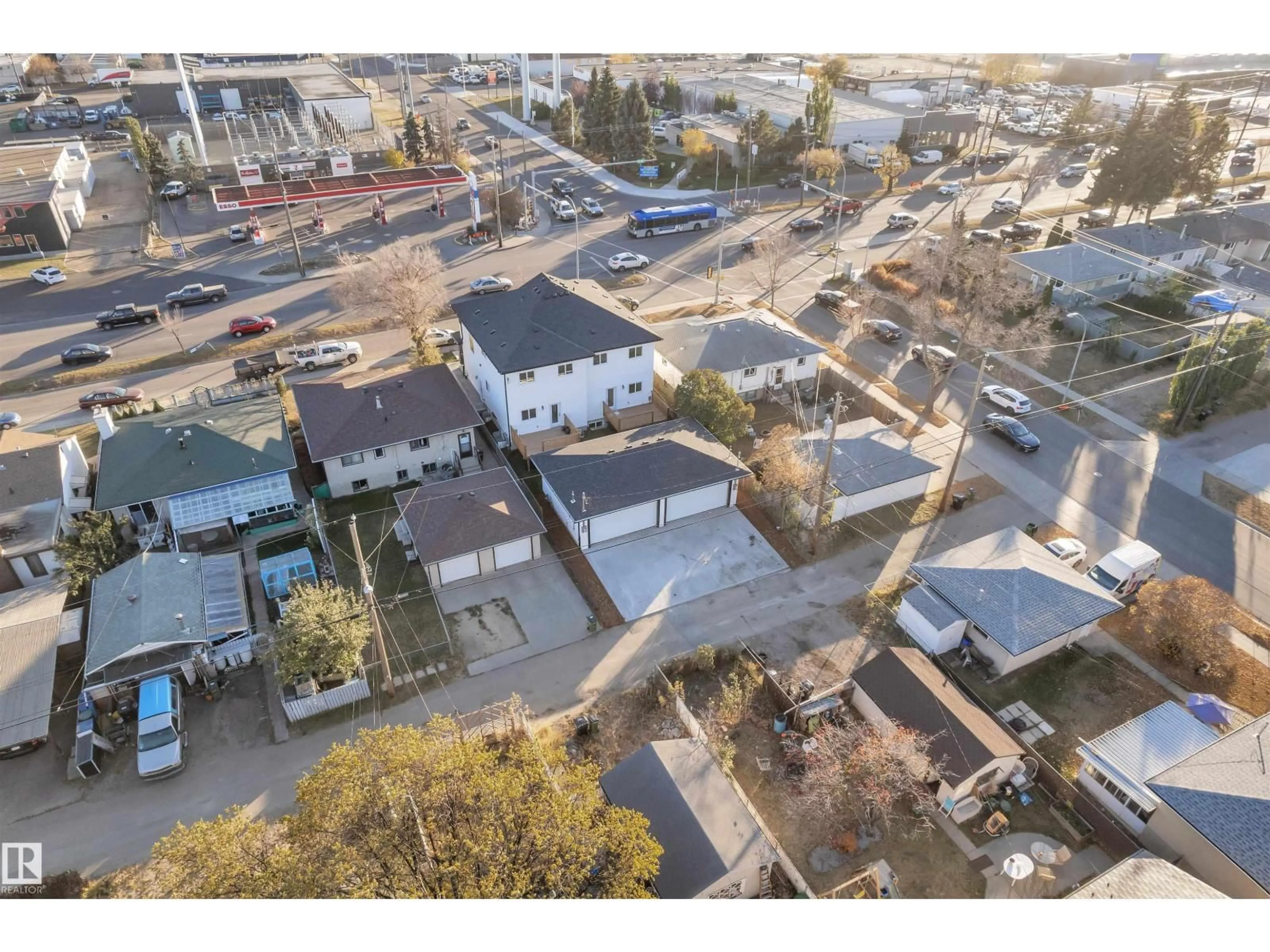 A pic from outside/outdoor area/front of a property/back of a property/a pic from drone, street for 9652 63 AVE, Edmonton Alberta T6E0G5