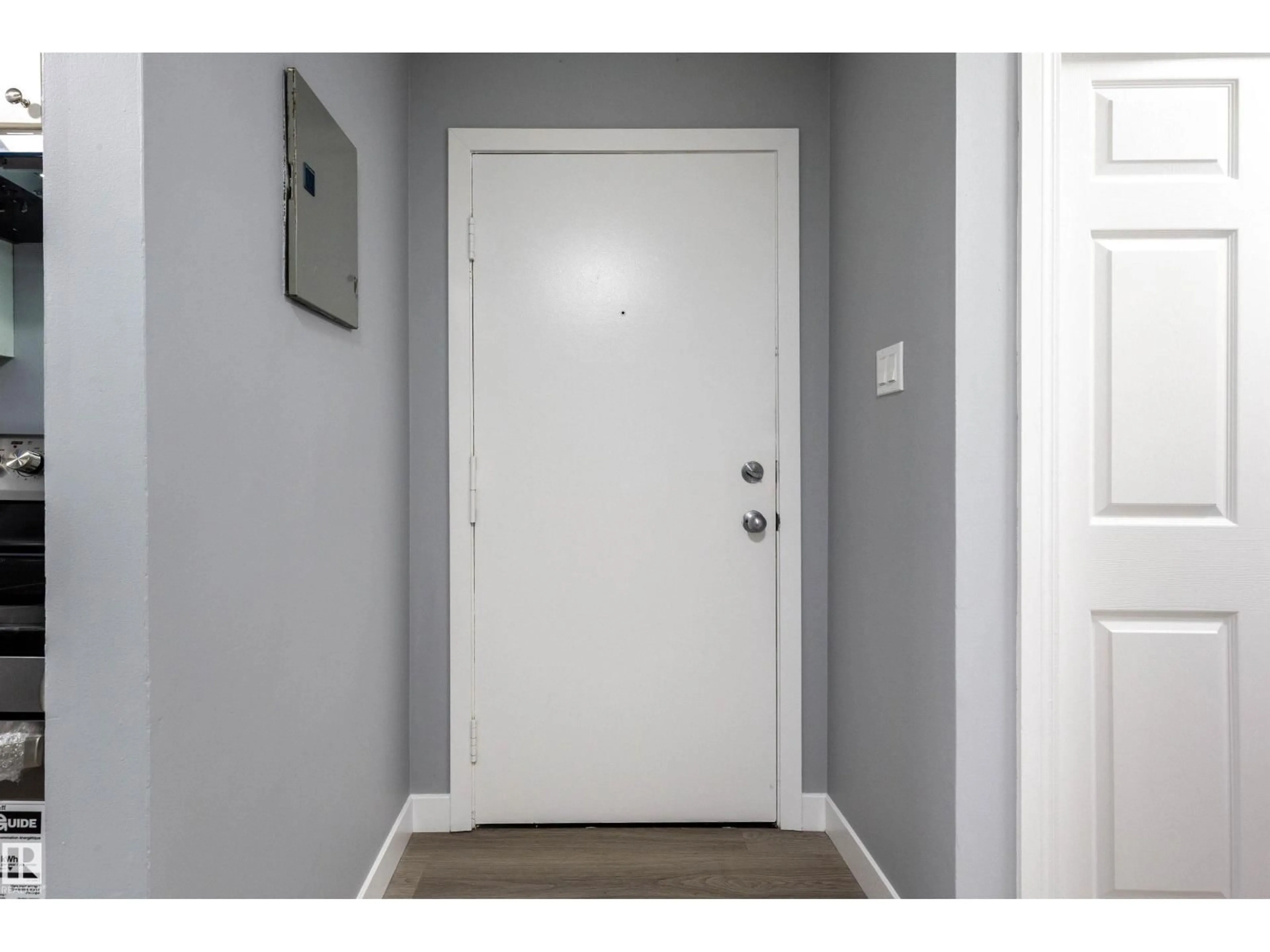 Indoor entryway for #119 - 600 KIRKNESS RD, Edmonton Alberta T5Y2H5