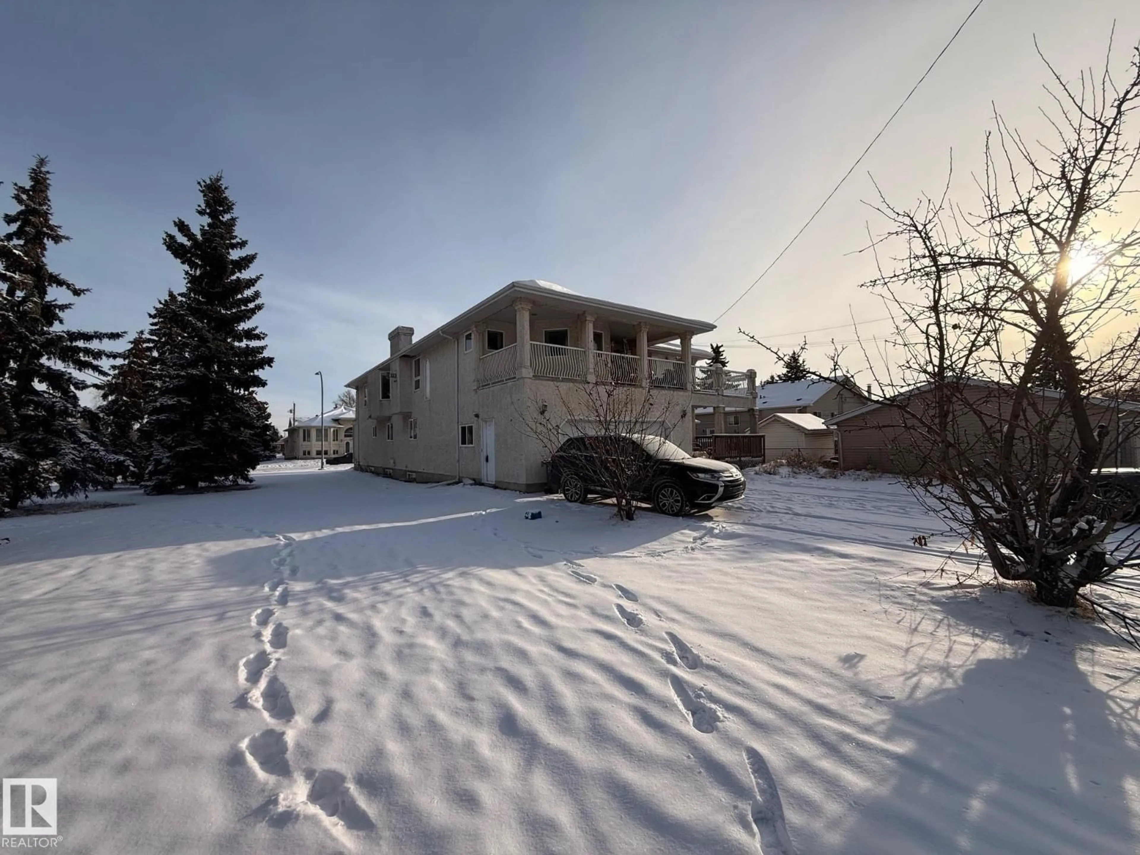 A pic from outside/outdoor area/front of a property/back of a property/a pic from drone, street for 10644 155 ST, Edmonton Alberta T5P2M5