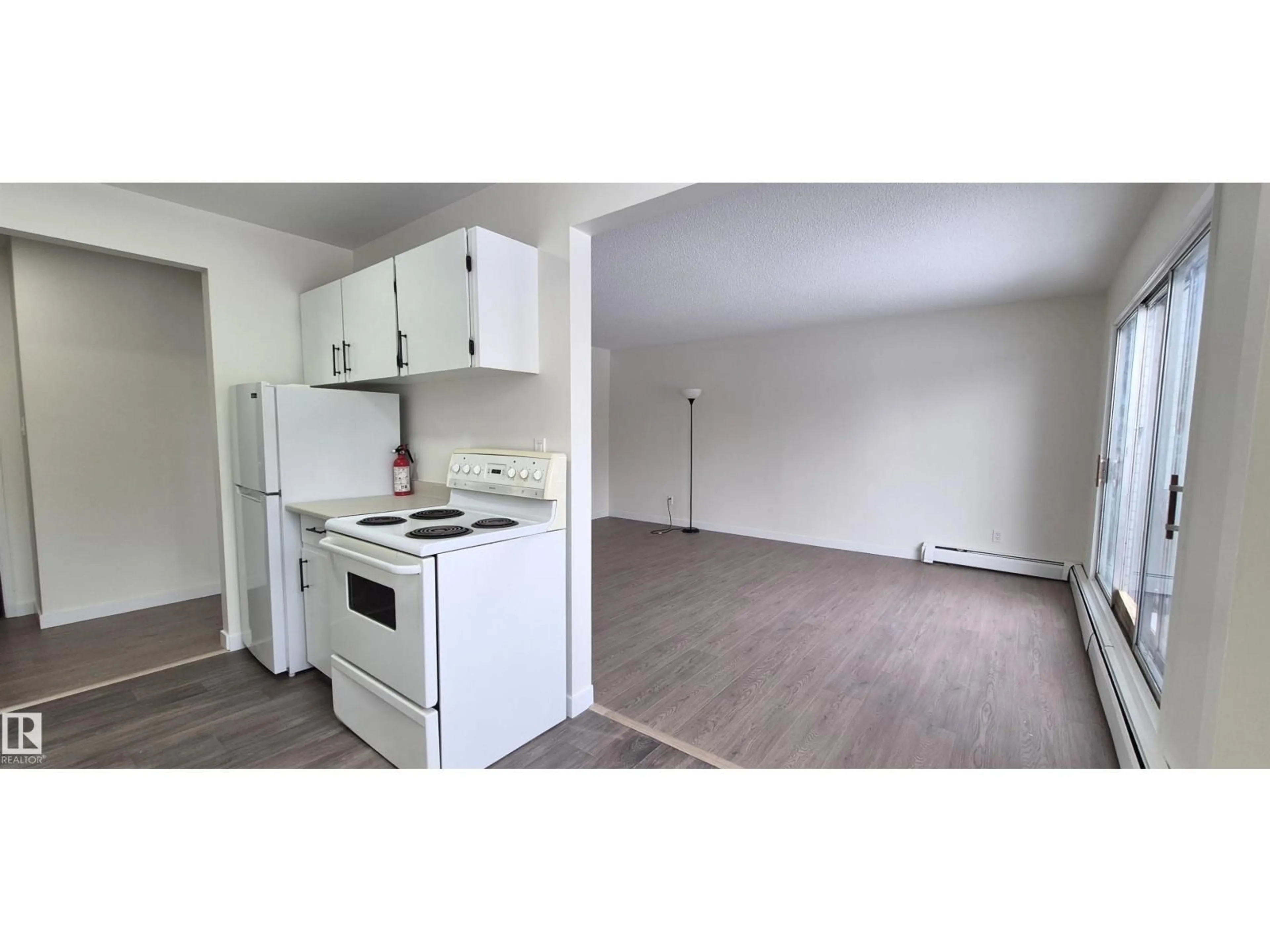 Standard kitchen, unknown for 201 - 11907 81 ST, Edmonton Alberta T5B2S7