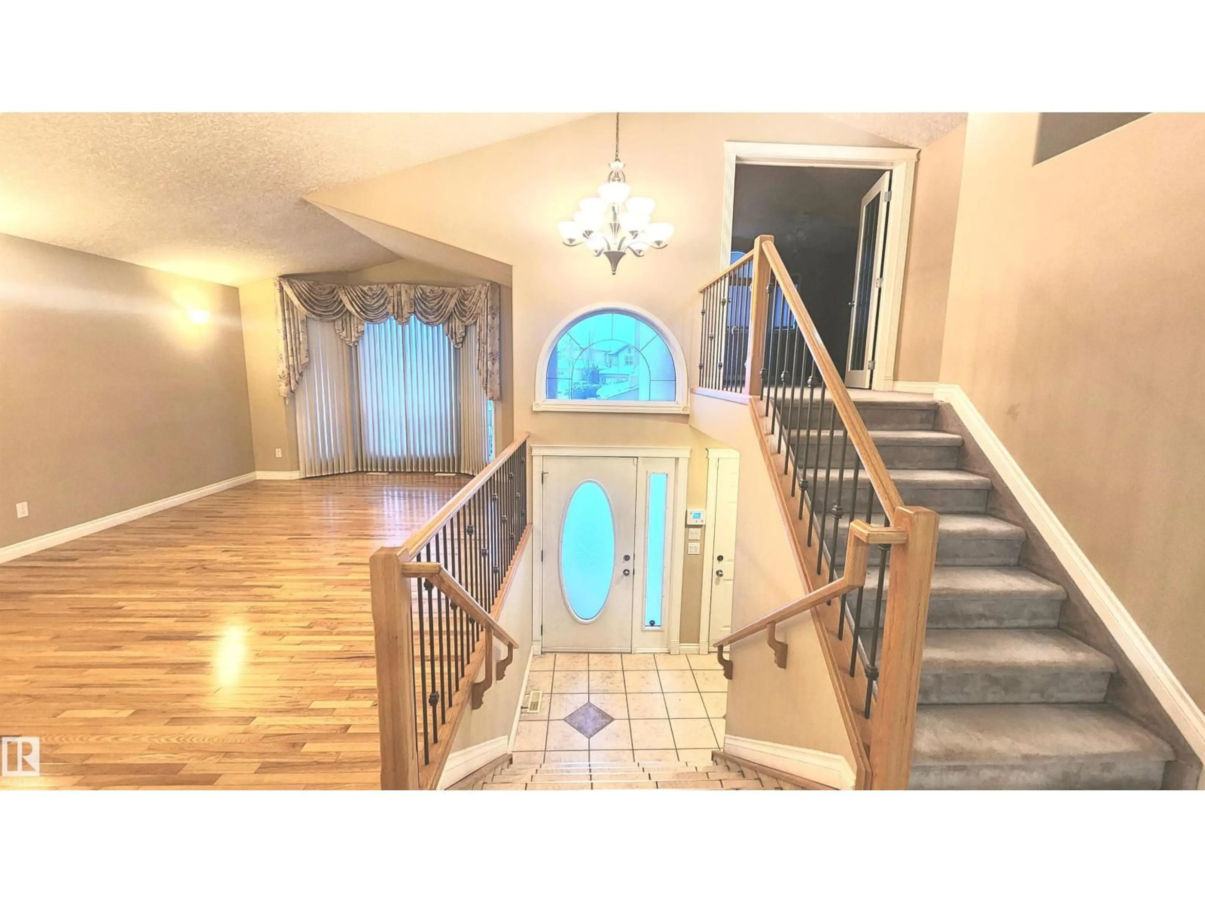 Indoor entryway for NW - 16432 88 ST, Edmonton Alberta T5Z3W9