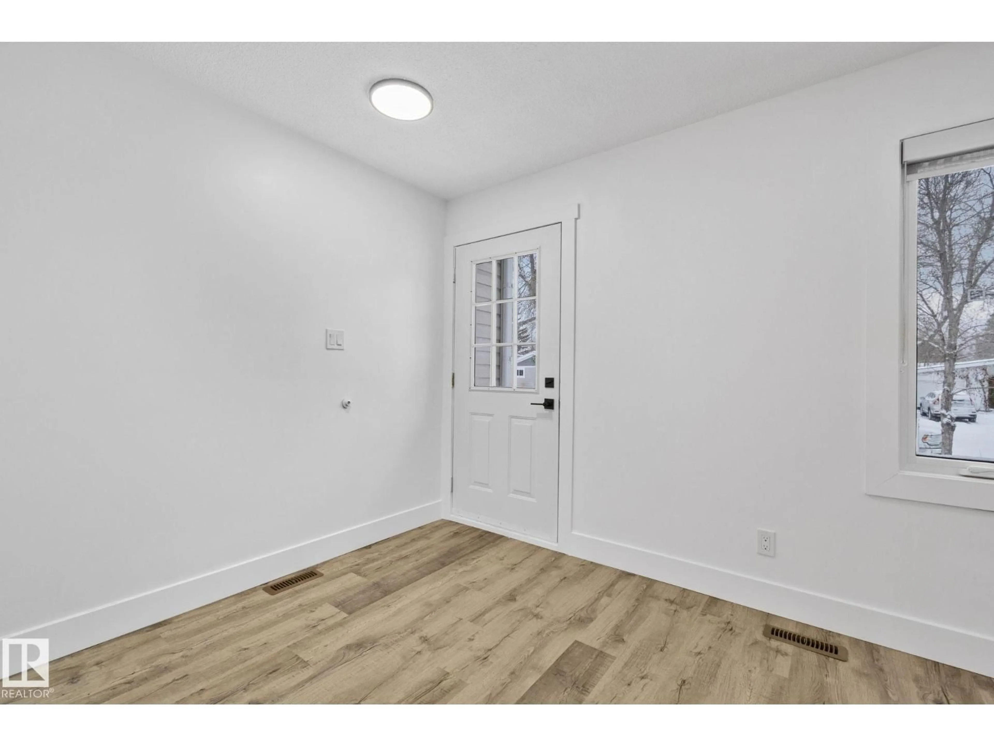 Unknown for 16 LAROSE DR, St. Albert Alberta T8N1S6