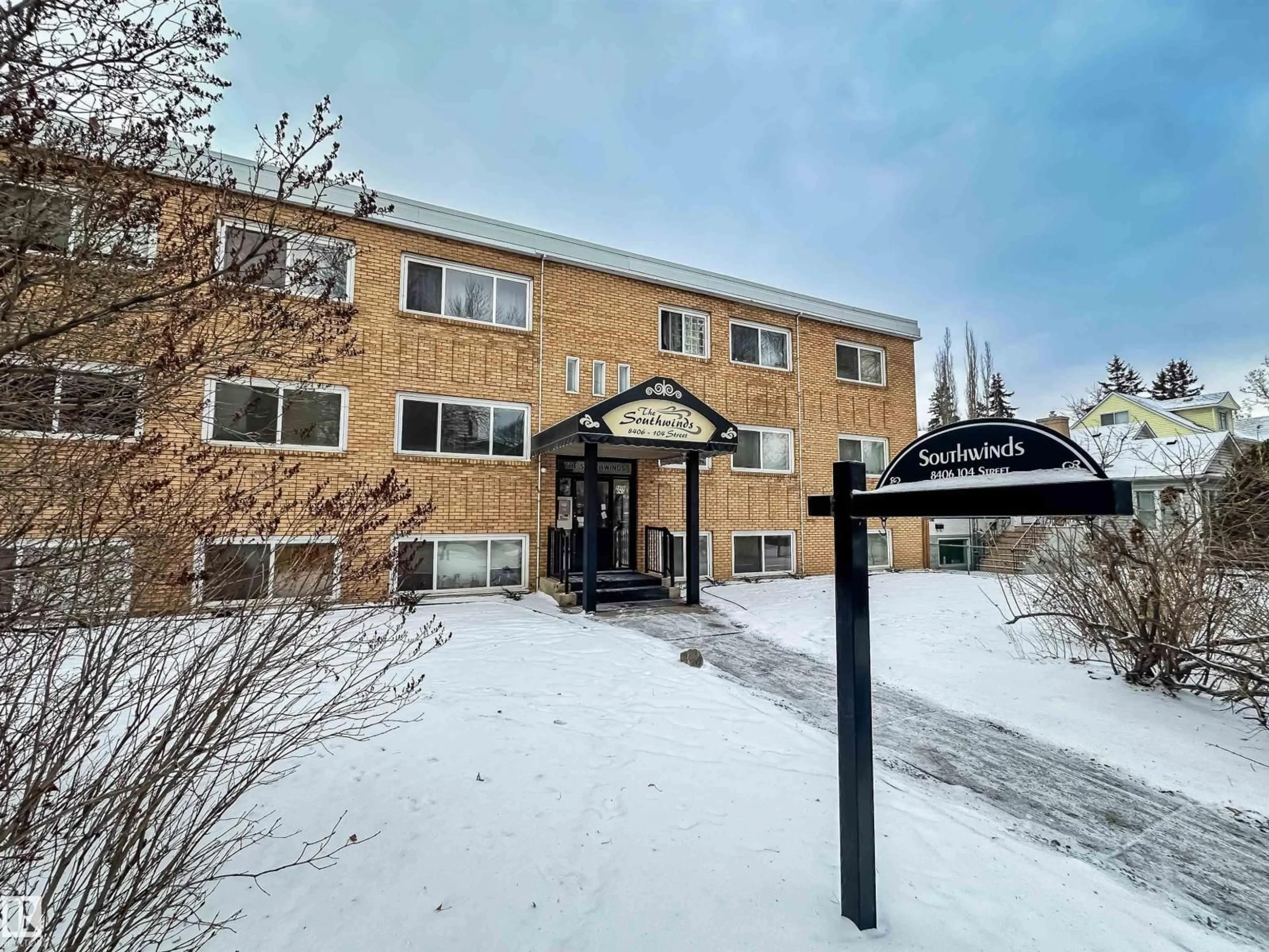 Unknown for #3 - 8406 104 ST, Edmonton Alberta T6E4G2