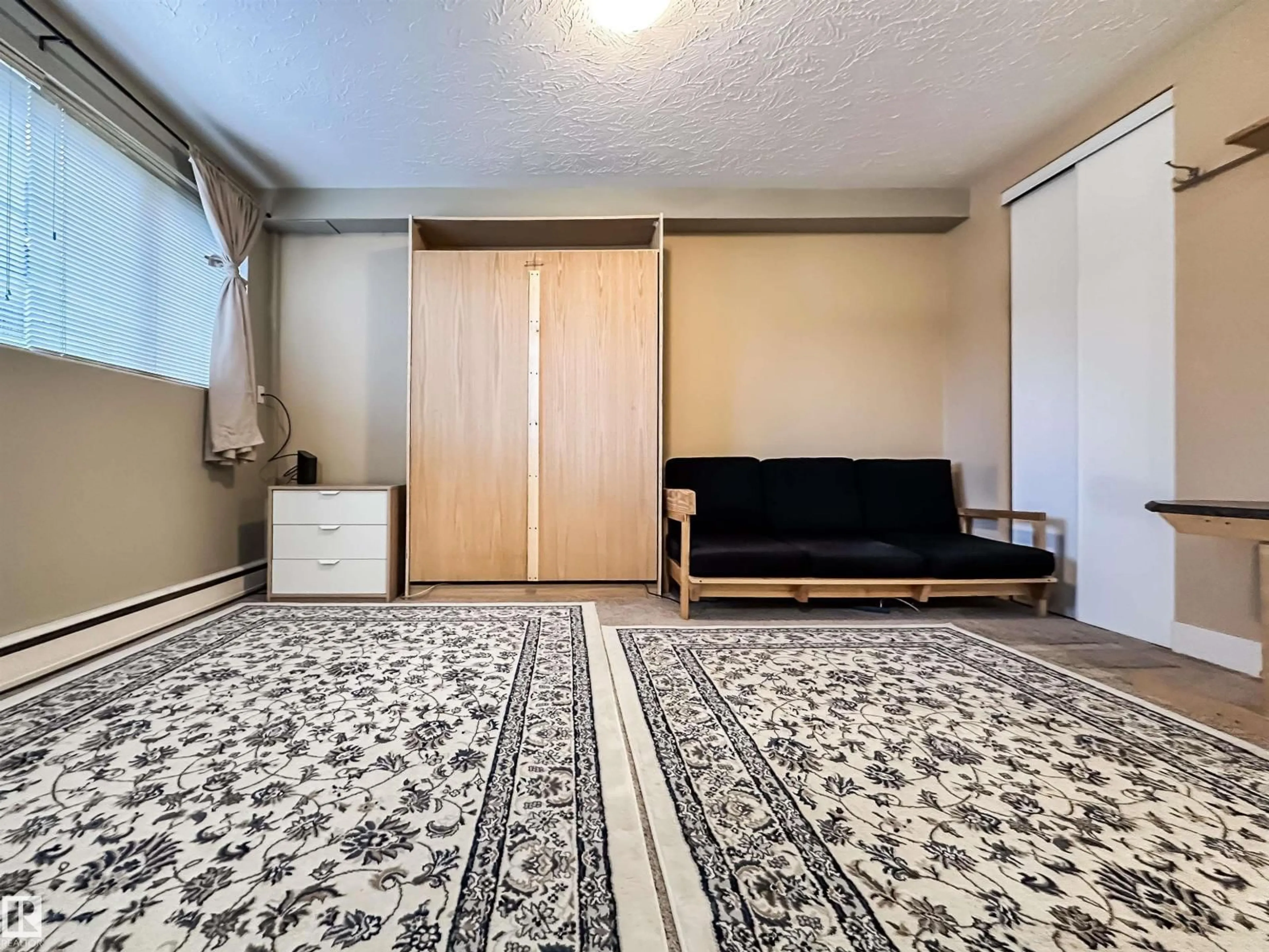 A pic of a room for #3 - 8406 104 ST, Edmonton Alberta T6E4G2