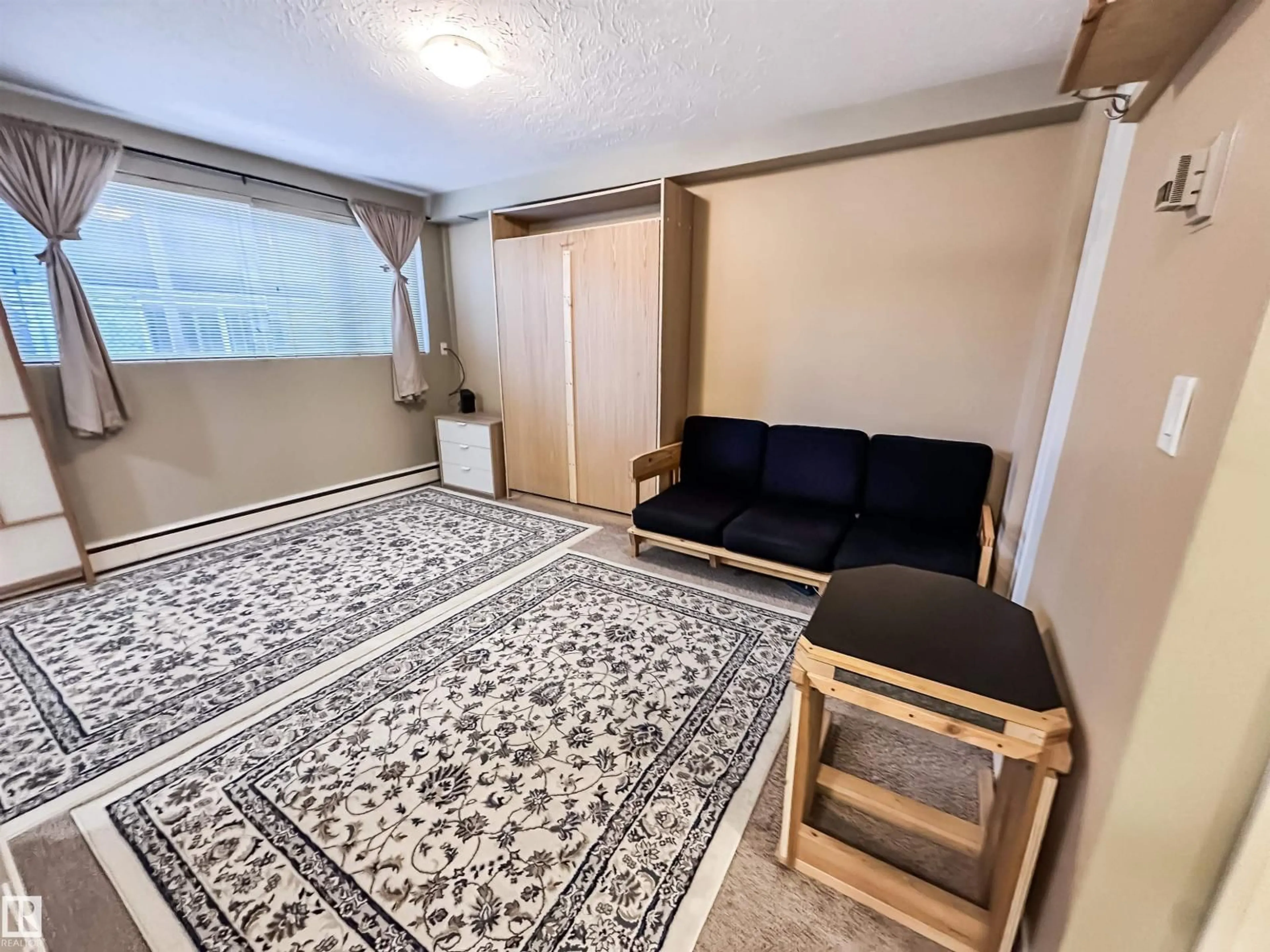 A pic of a room for #3 - 8406 104 ST, Edmonton Alberta T6E4G2