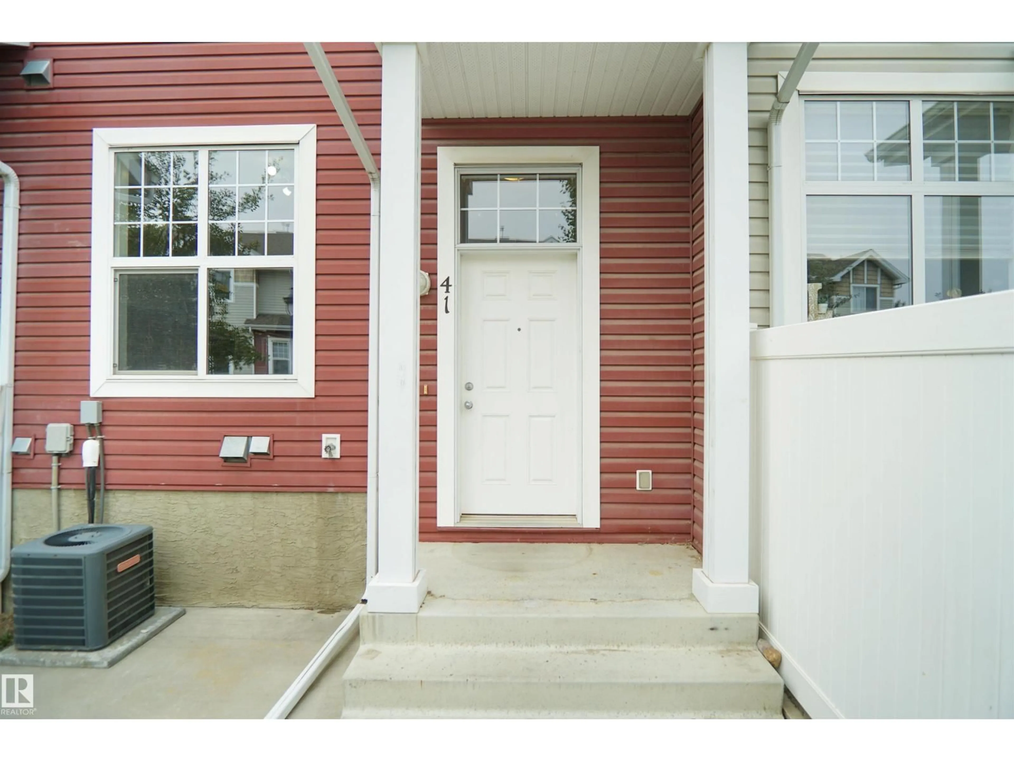 Indoor entryway for #41 - 5604 199 ST, Edmonton Alberta T6M2Z9