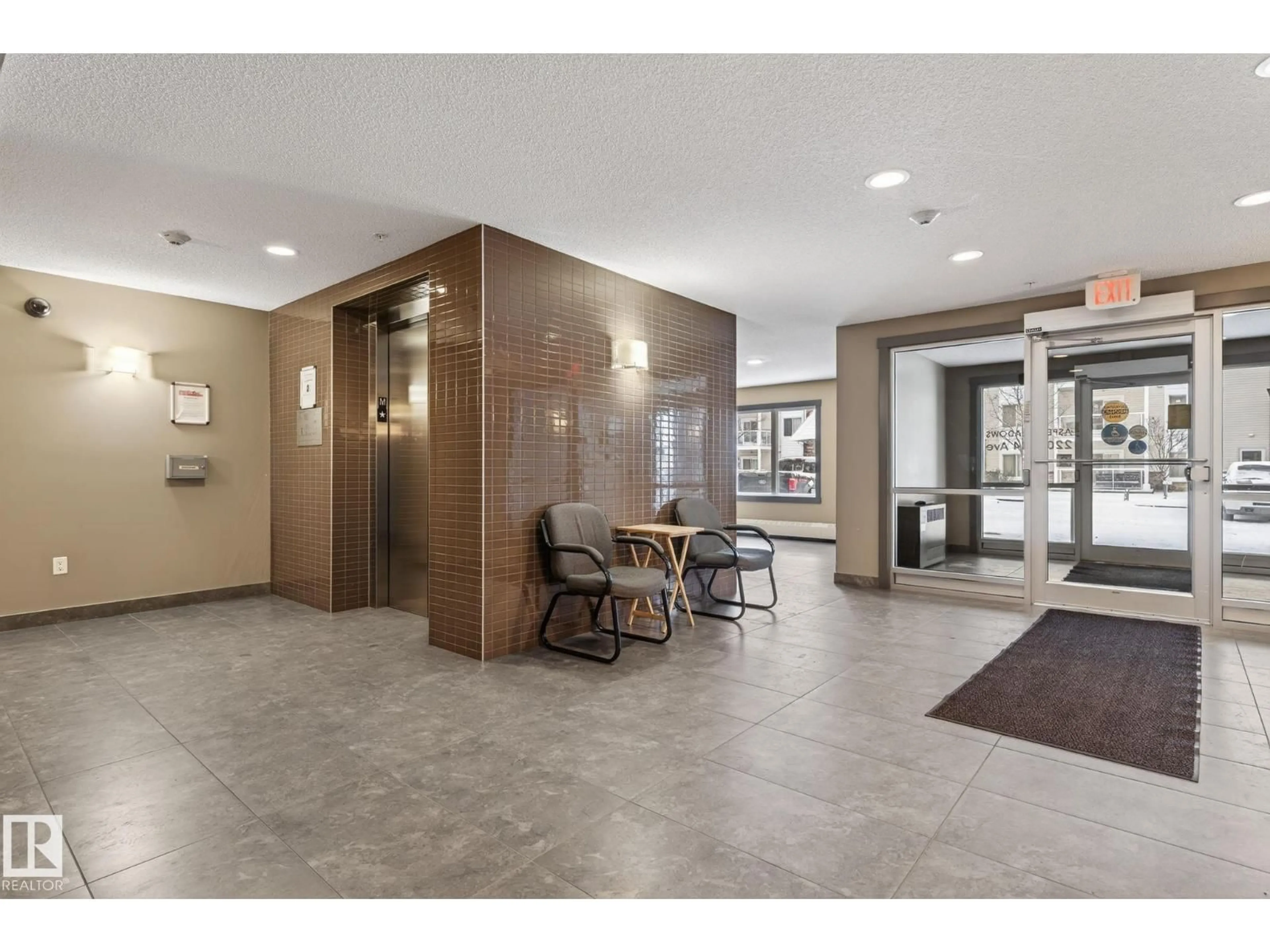Indoor foyer for #104 - 2207 44 AV NW, Edmonton Alberta T6T0T2