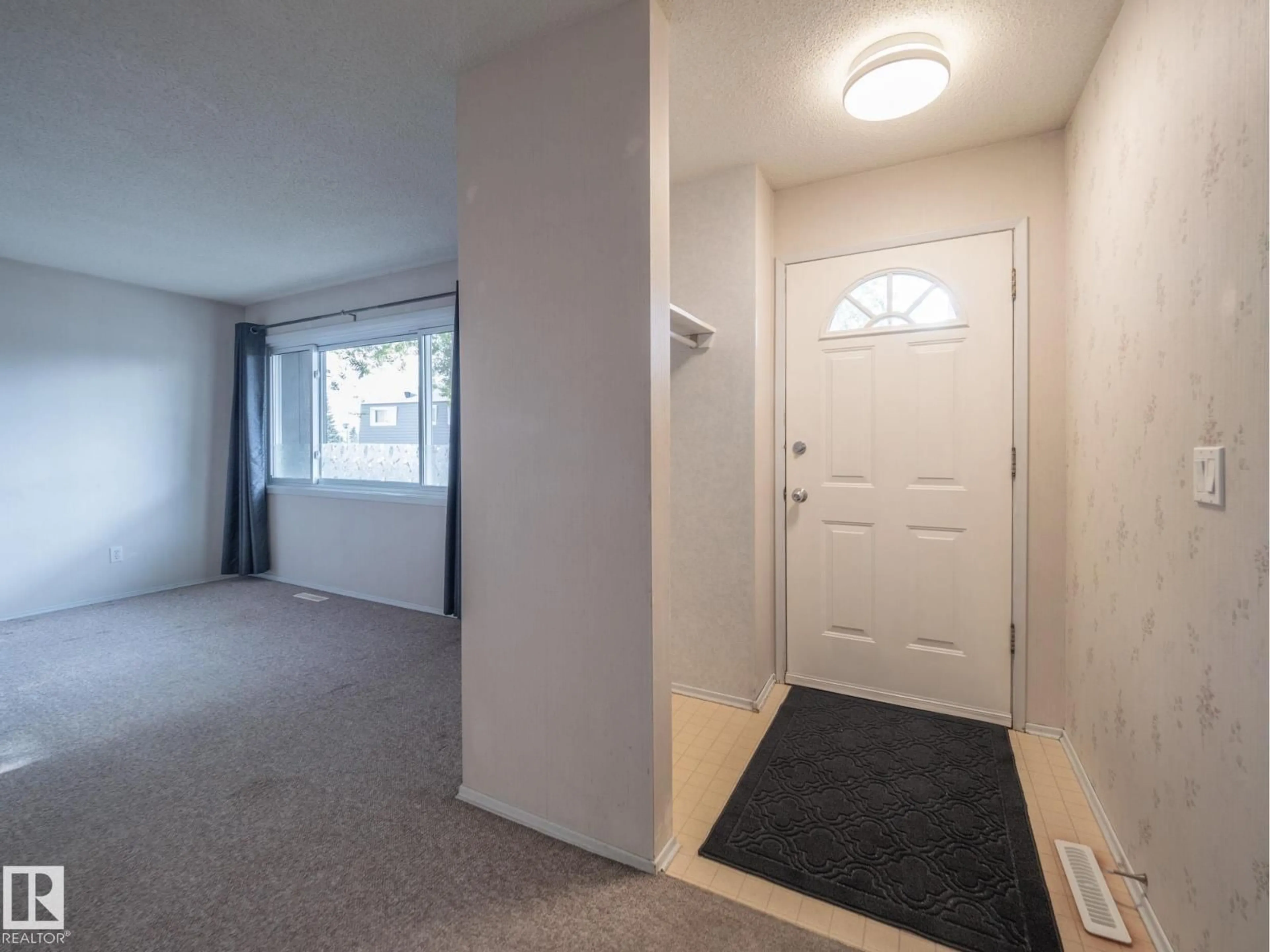 Indoor entryway for NW - 14315 58 ST, Edmonton Alberta T5A1N6
