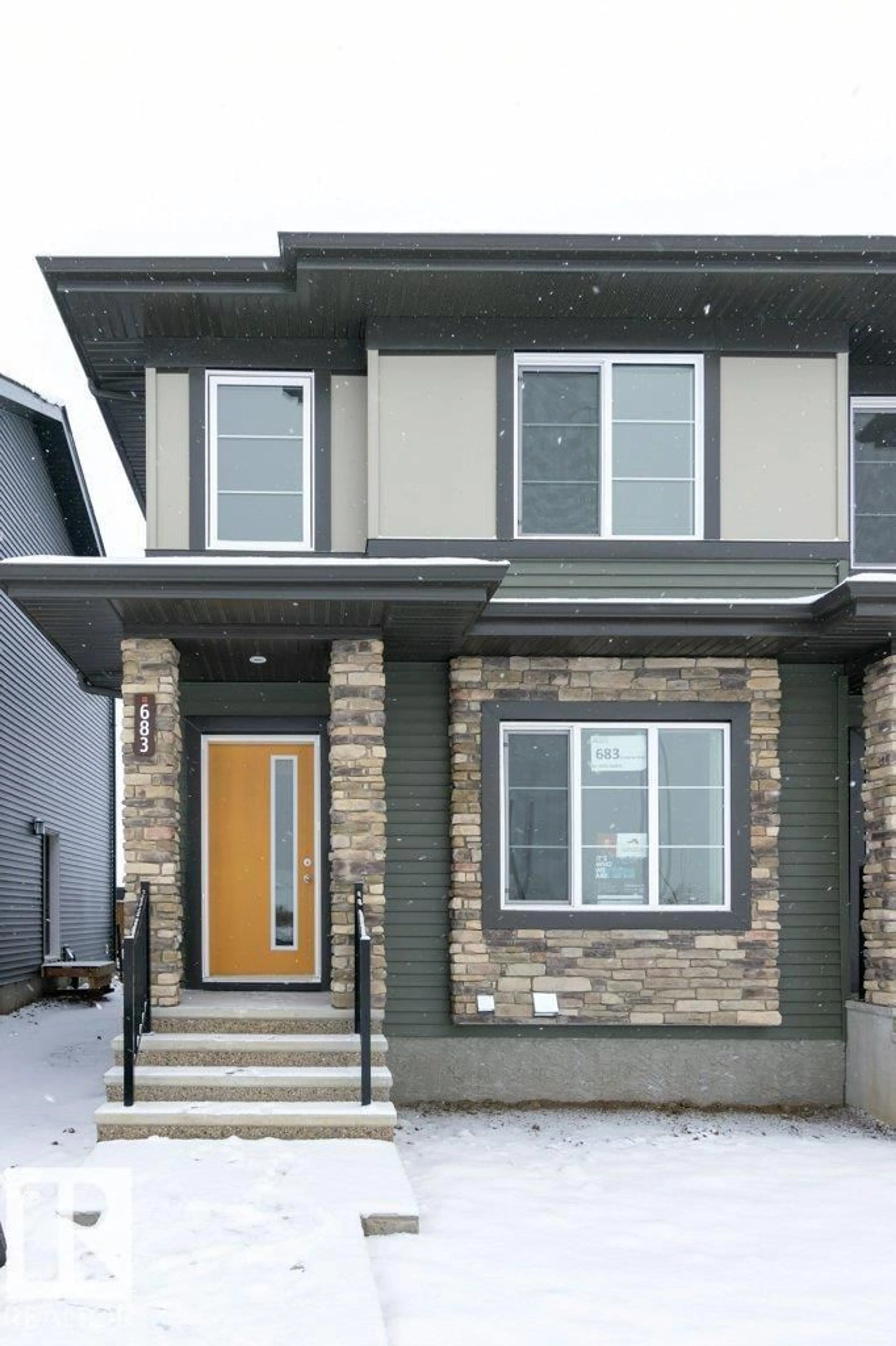 Home with vinyl exterior material, street for 683 CAMBRIAN BV, Sherwood Park Alberta T8H3B7