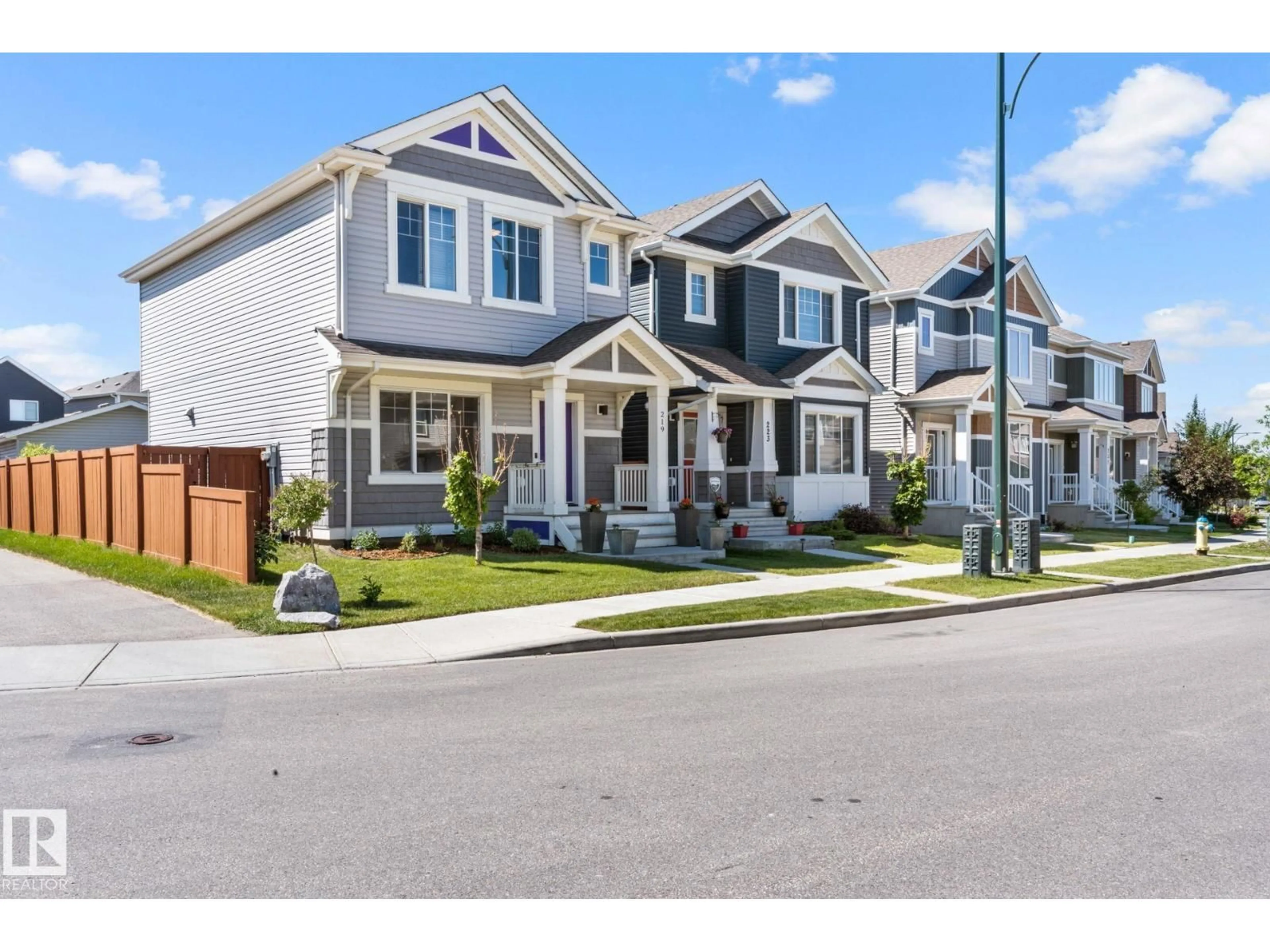 Home with vinyl exterior material, street for 219 42 AV, Edmonton Alberta T6T2C8