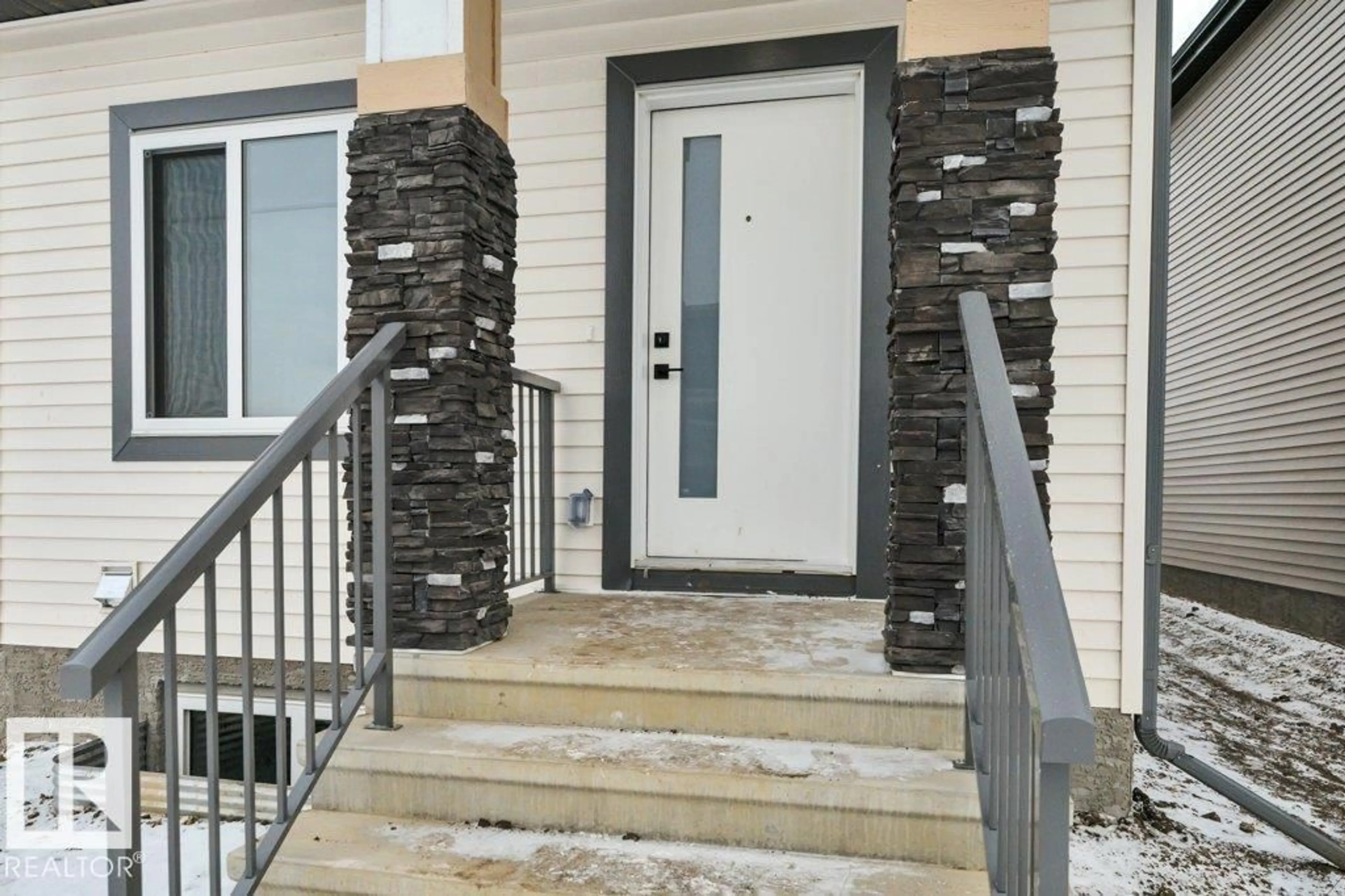 Indoor entryway for 340 MUNN WY, Leduc Alberta T9E0J9