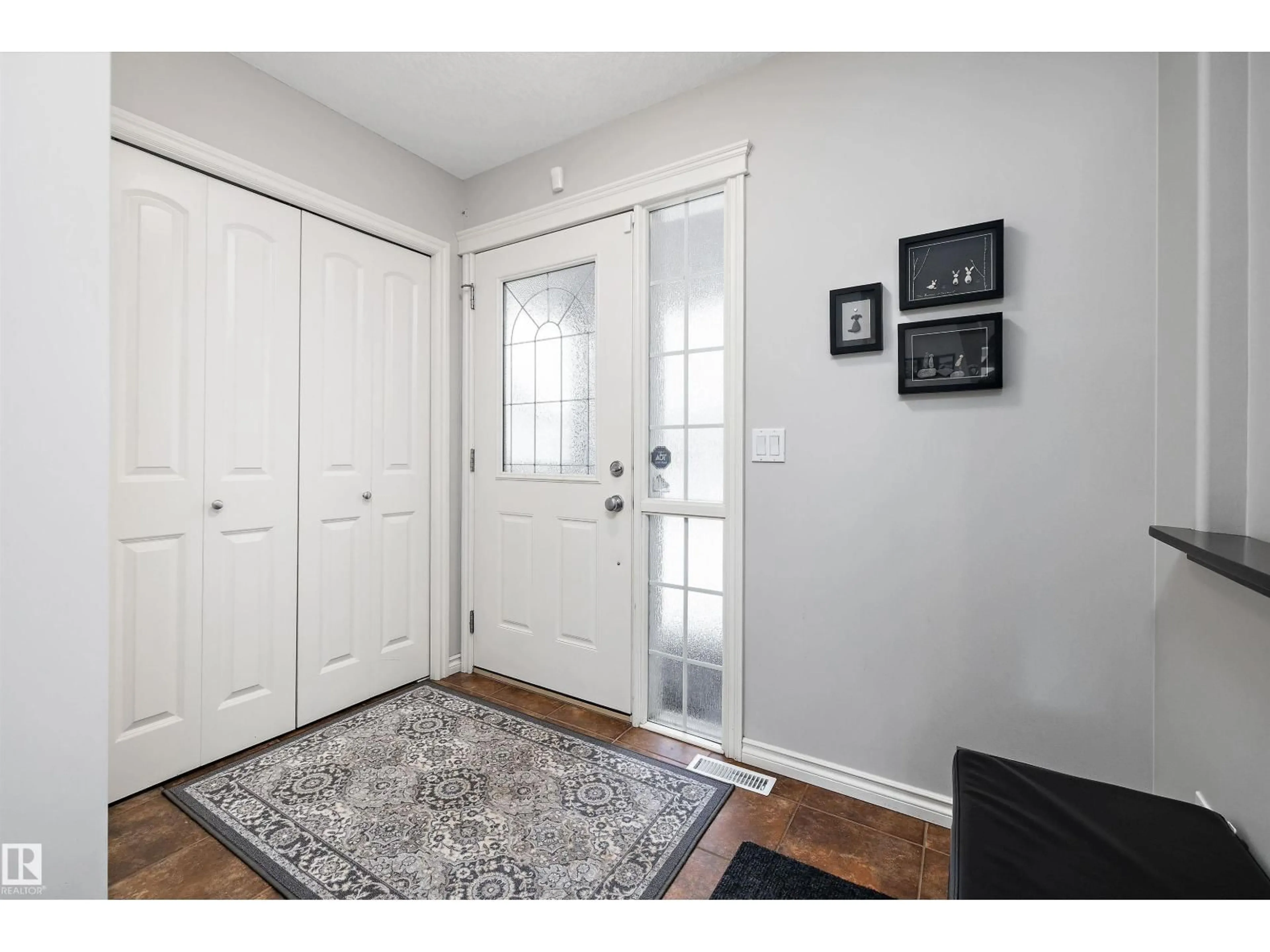 Indoor entryway for 205 MACEWAN RD, Edmonton Alberta T6W1R2