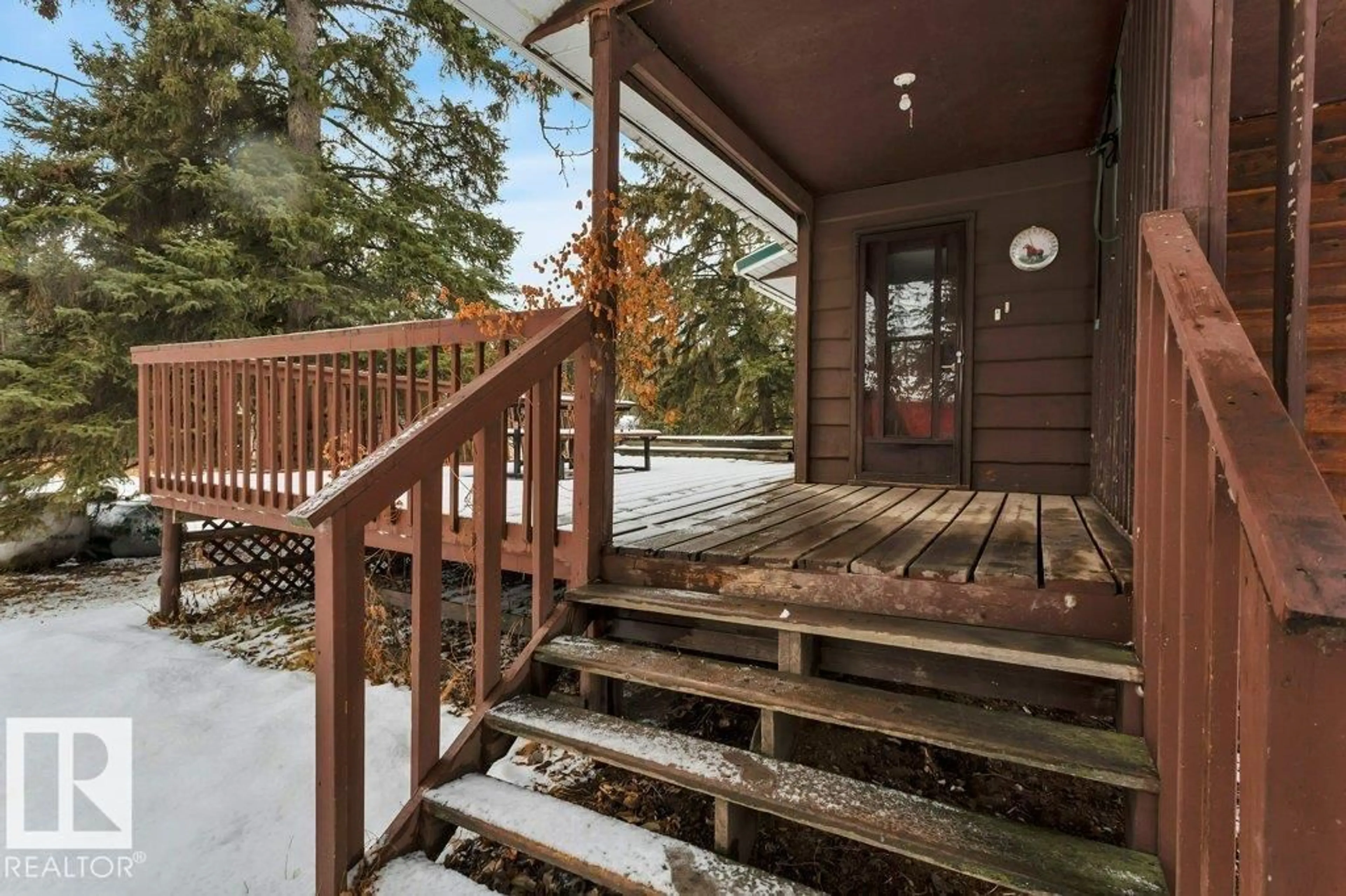Patio, unknown for HI - 460051 HWY 20, Rural Wetaskiwin County Alberta T0C2X0