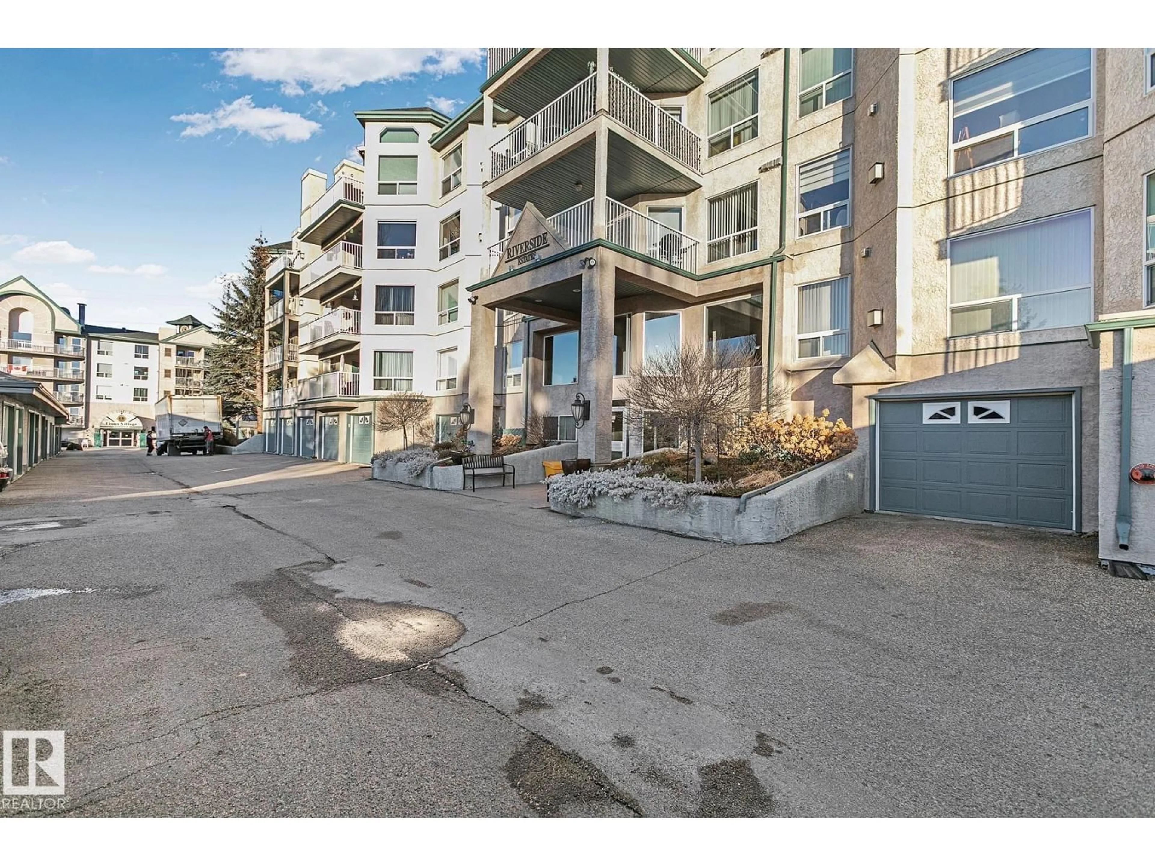 A pic from outside/outdoor area/front of a property/back of a property/a pic from drone, street for 506 - 182 HADDOW CL, Edmonton Alberta T6R2V1