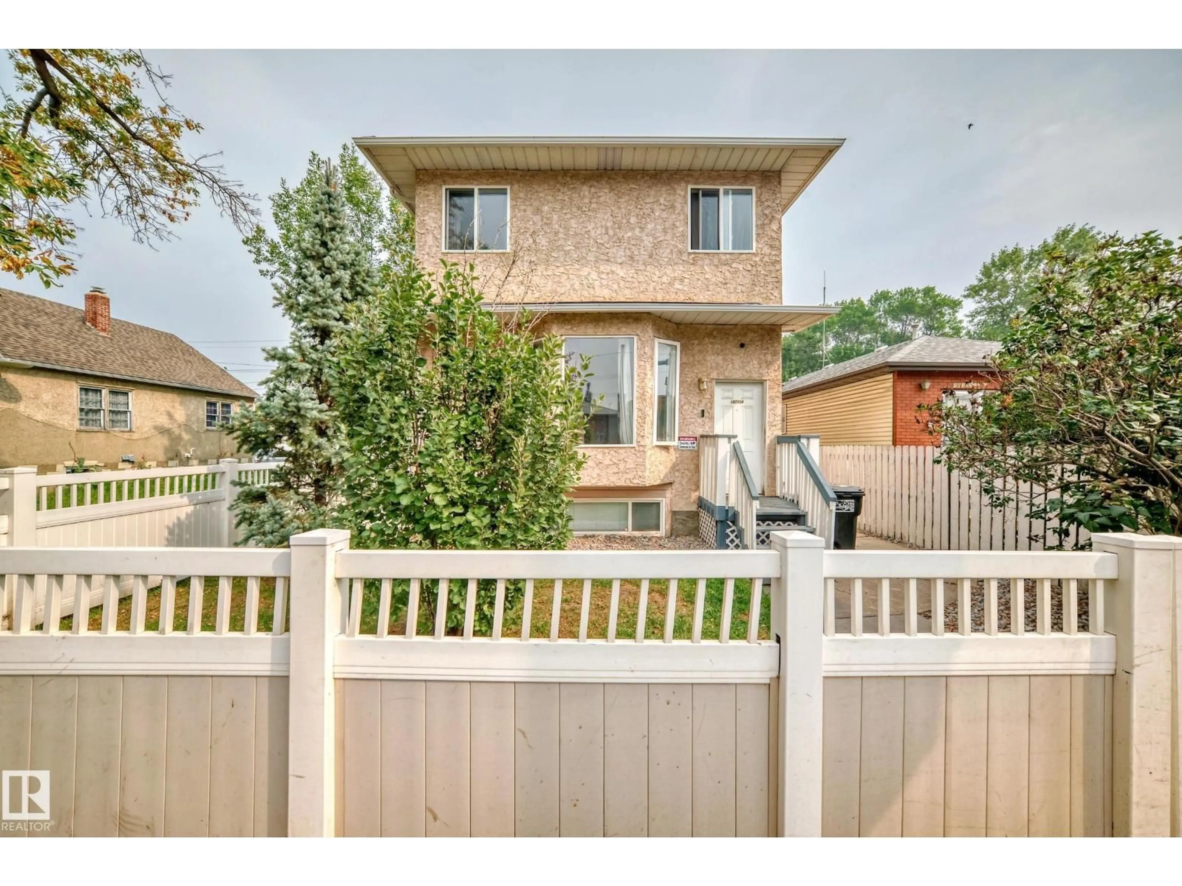 Unknown for A - 10711 95 ST, Edmonton Alberta T5H2C8