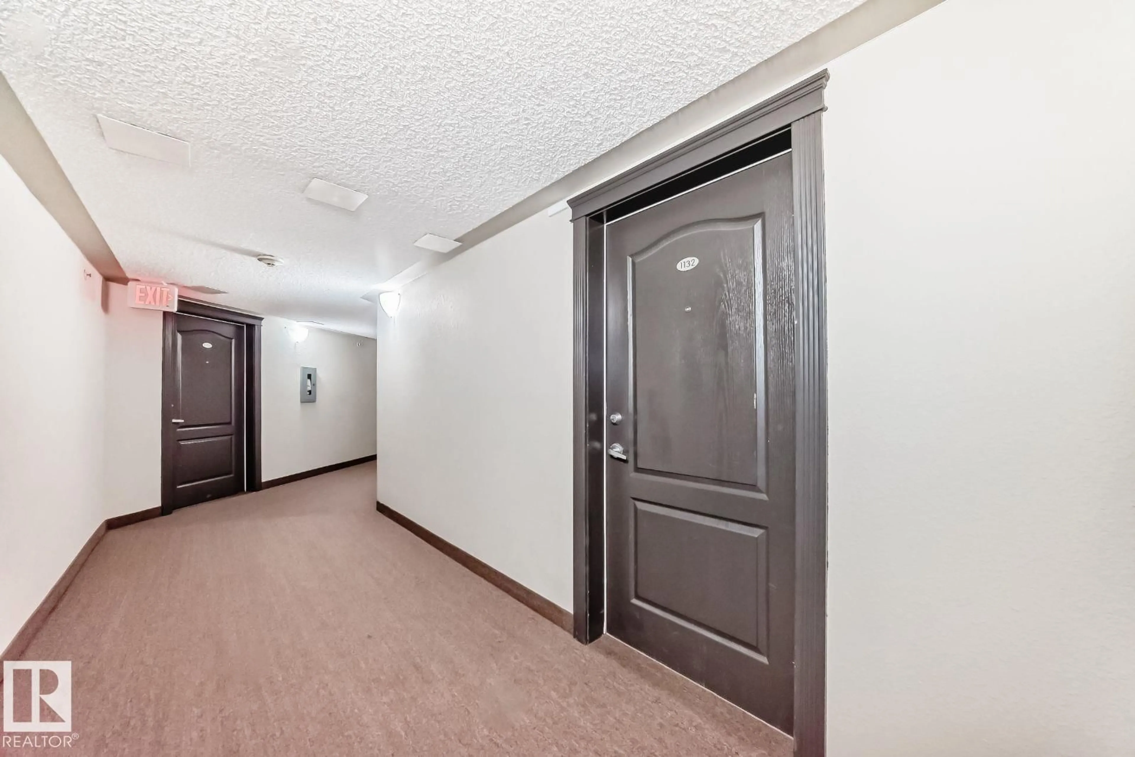 Indoor foyer for 9363 - 1132 SIMPSON DR, Edmonton Alberta T6R0N2