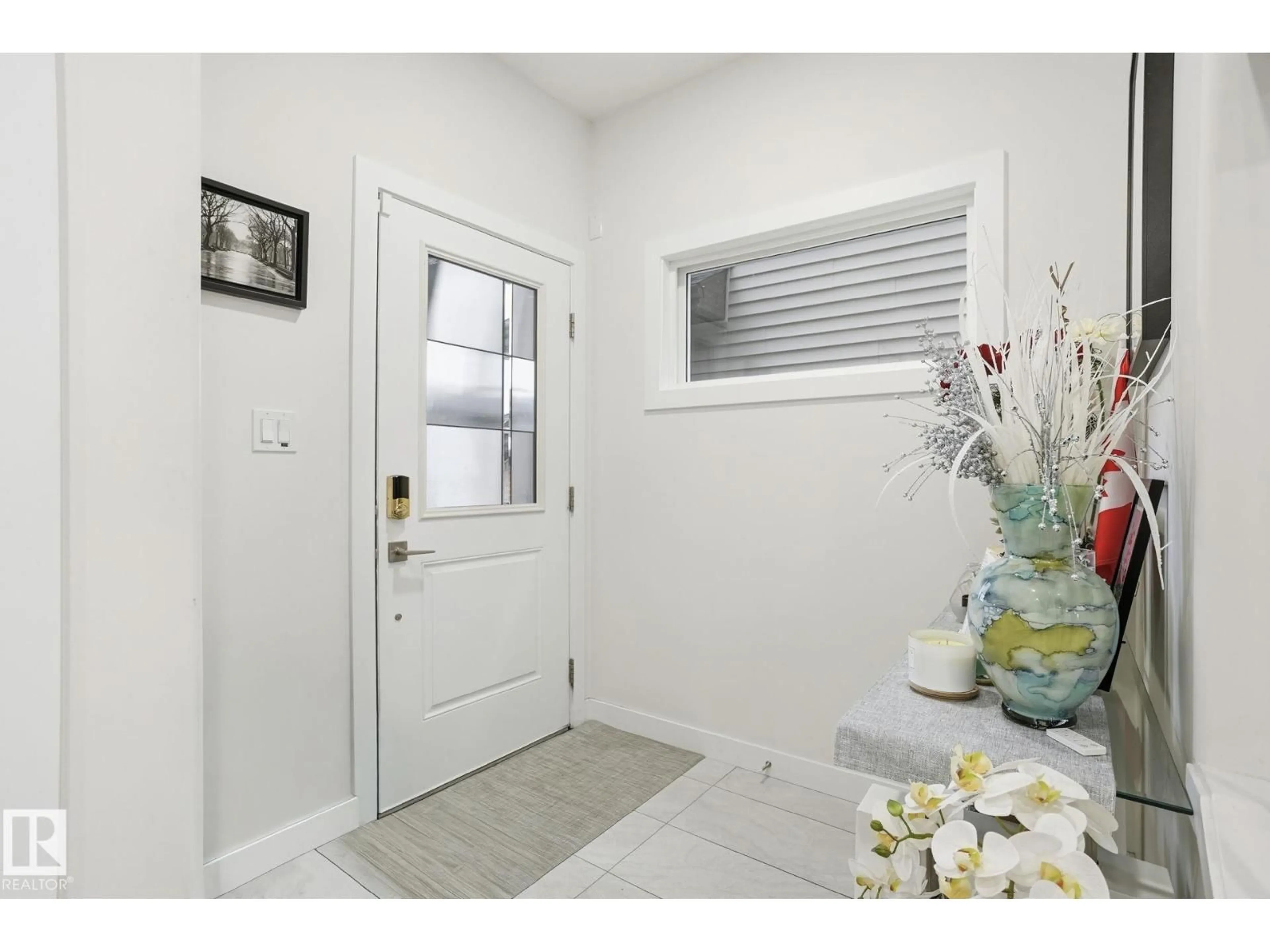 Indoor entryway for 7212 CHIVERS PL, Edmonton Alberta T6W4L4