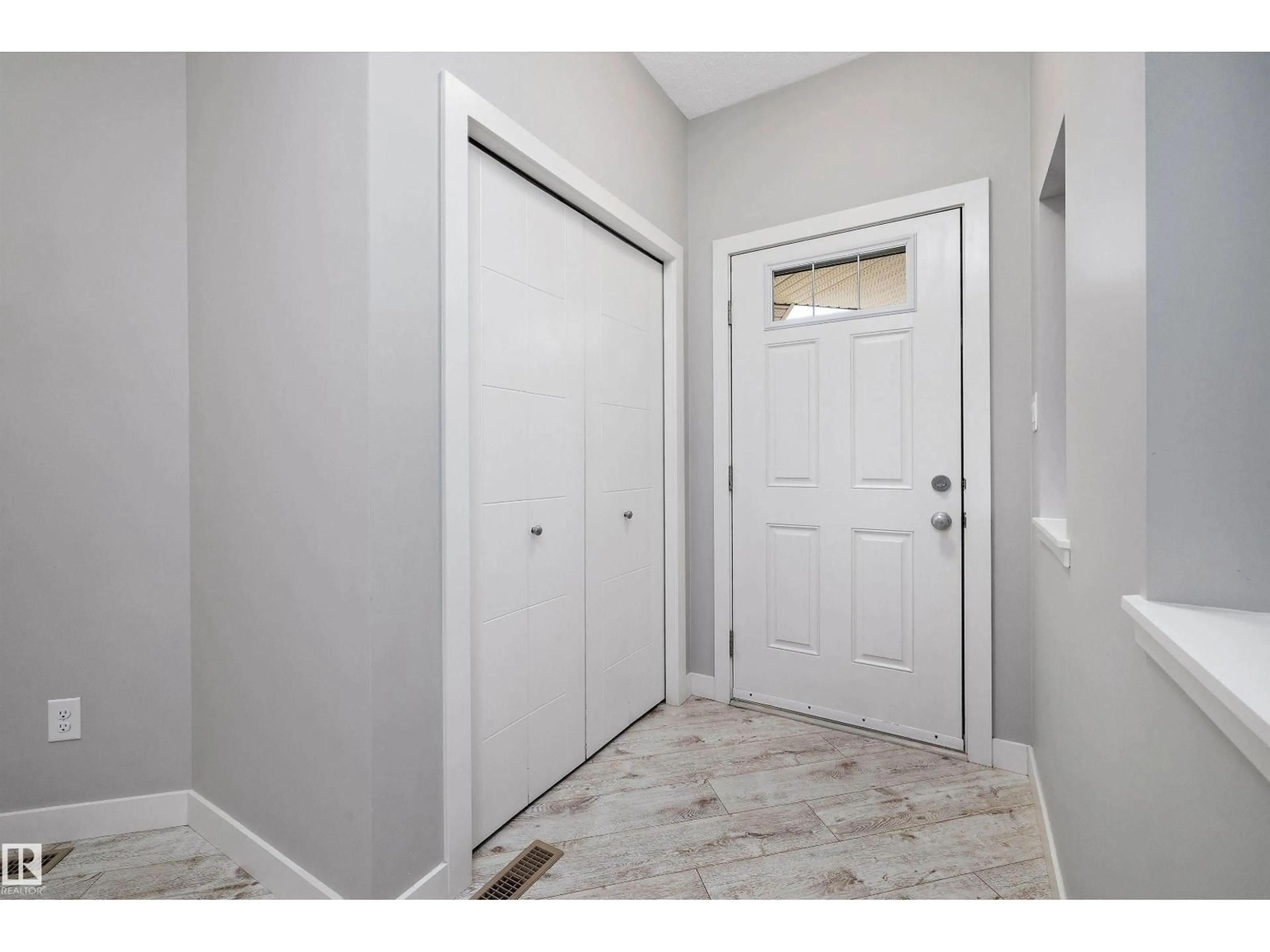 Indoor entryway for 7310 EDGEMONT WY, Edmonton Alberta T6M0S1