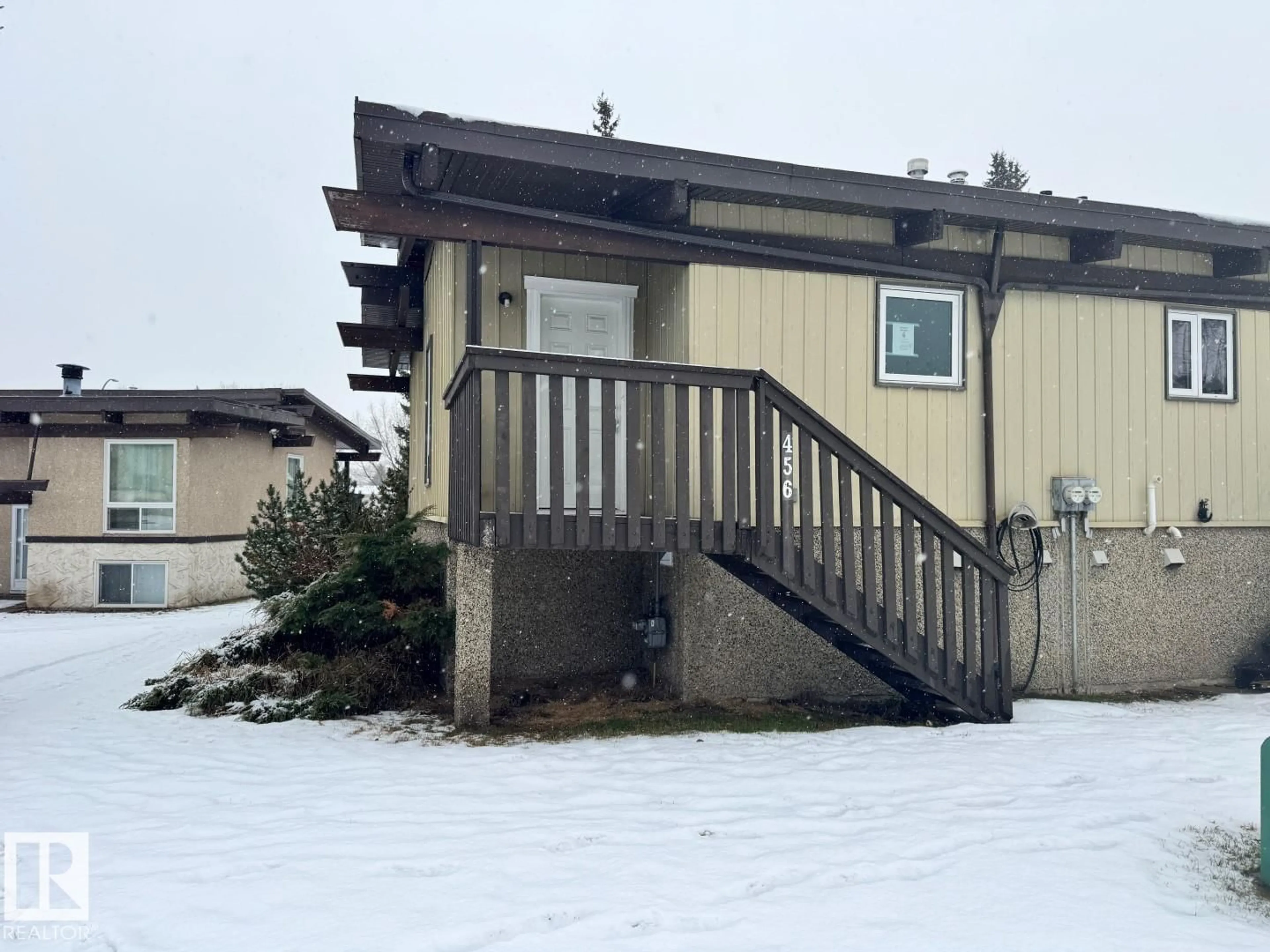 Shed for 456 LEE RIDGE RD, Edmonton Alberta T6K2K3