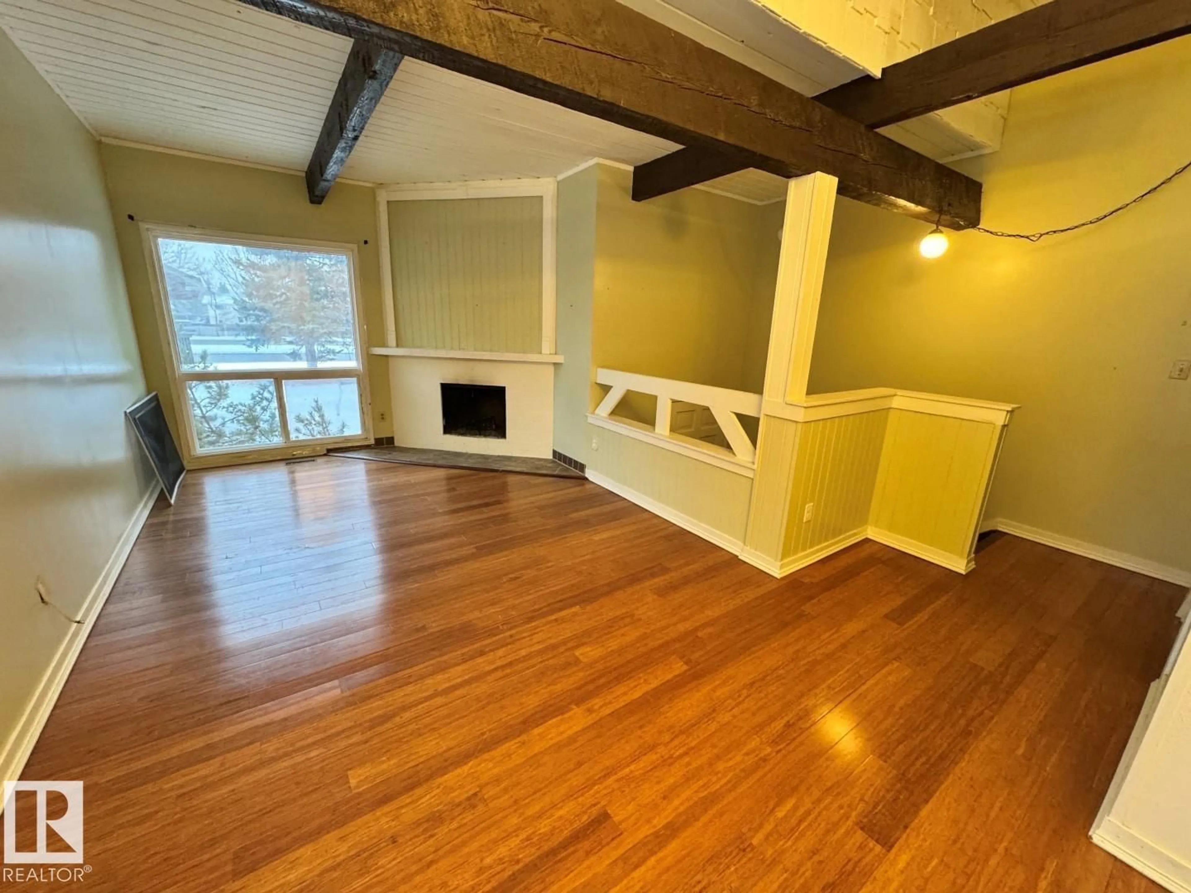 A pic of a room for 456 LEE RIDGE RD, Edmonton Alberta T6K2K3