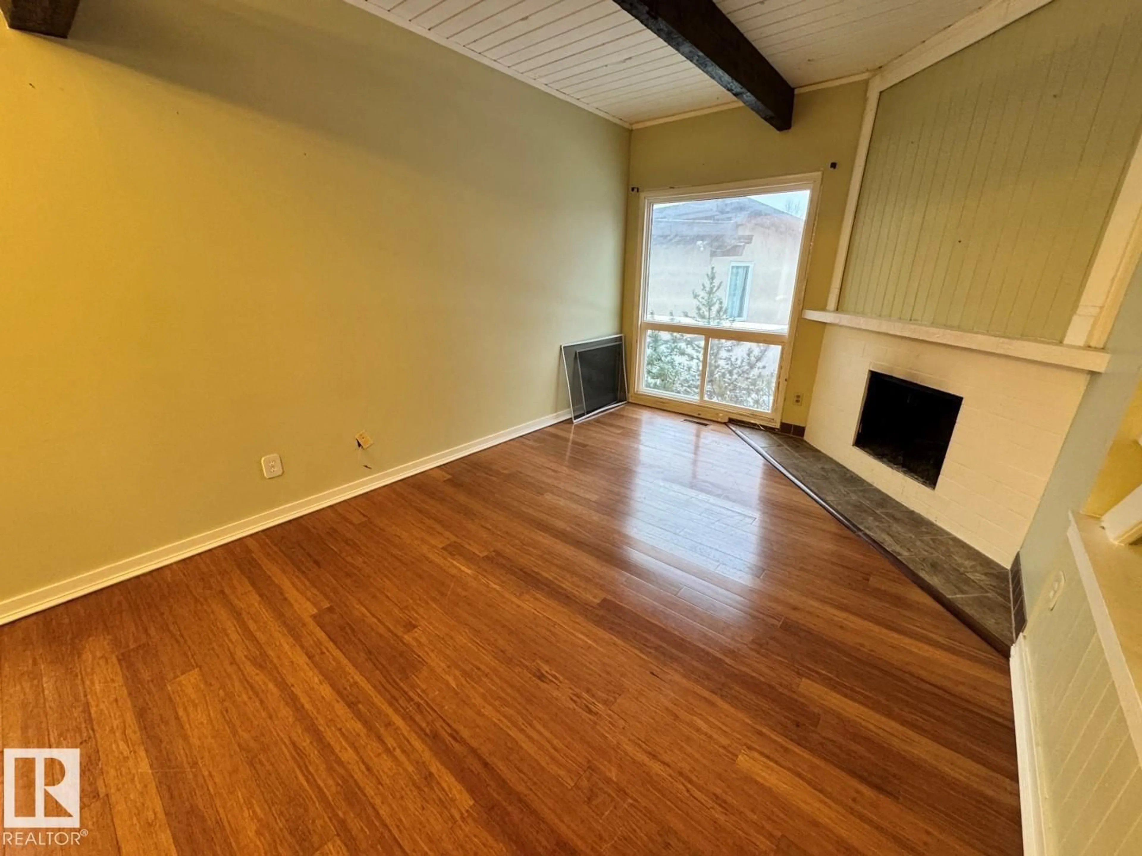 A pic of a room for 456 LEE RIDGE RD, Edmonton Alberta T6K2K3