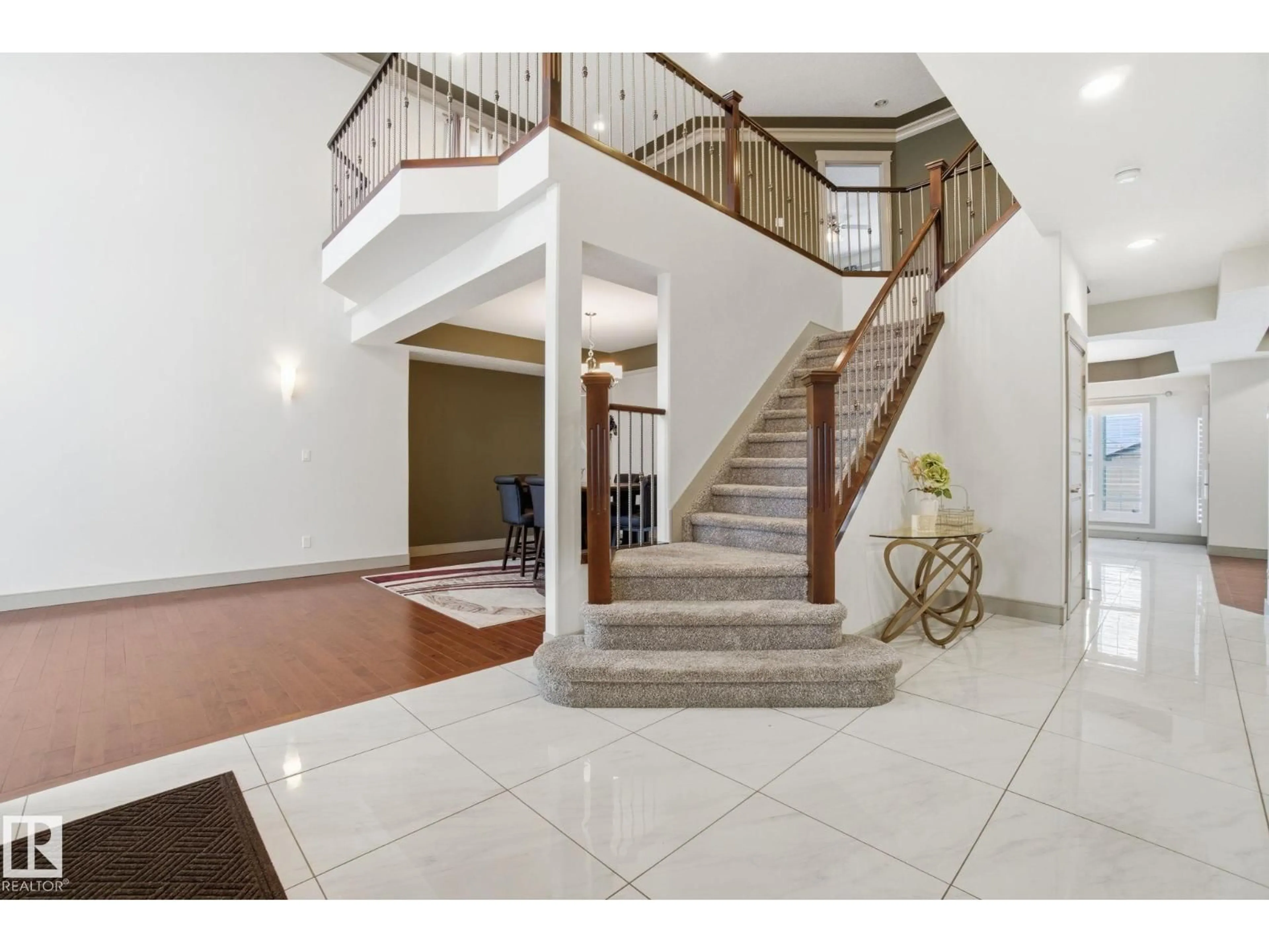 Indoor foyer for VS NW - 647 FRASER VISTA, Edmonton Alberta T5Y0V4