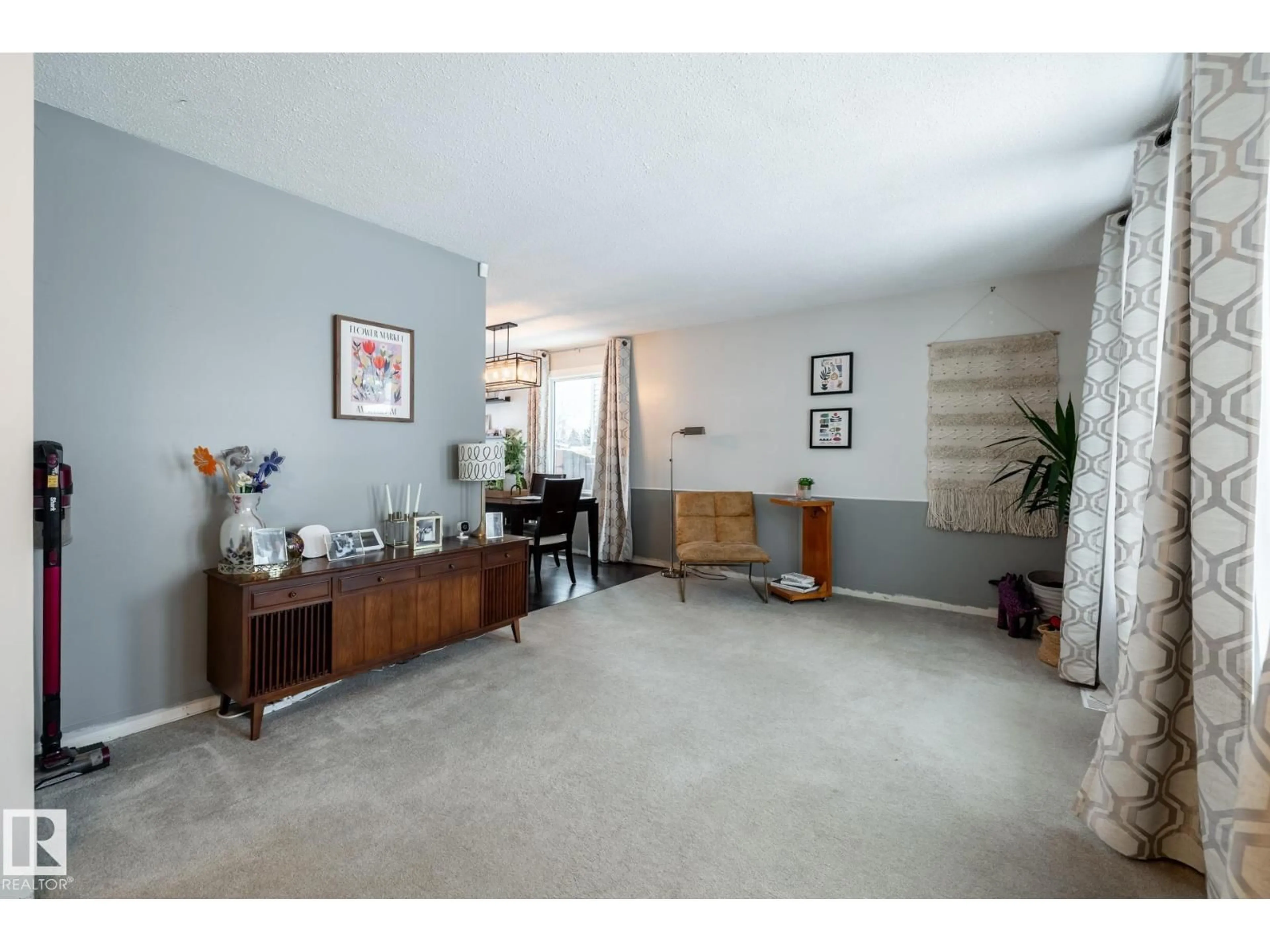 Unknown for 53 WARWICK RD, Edmonton Alberta T5X4P5