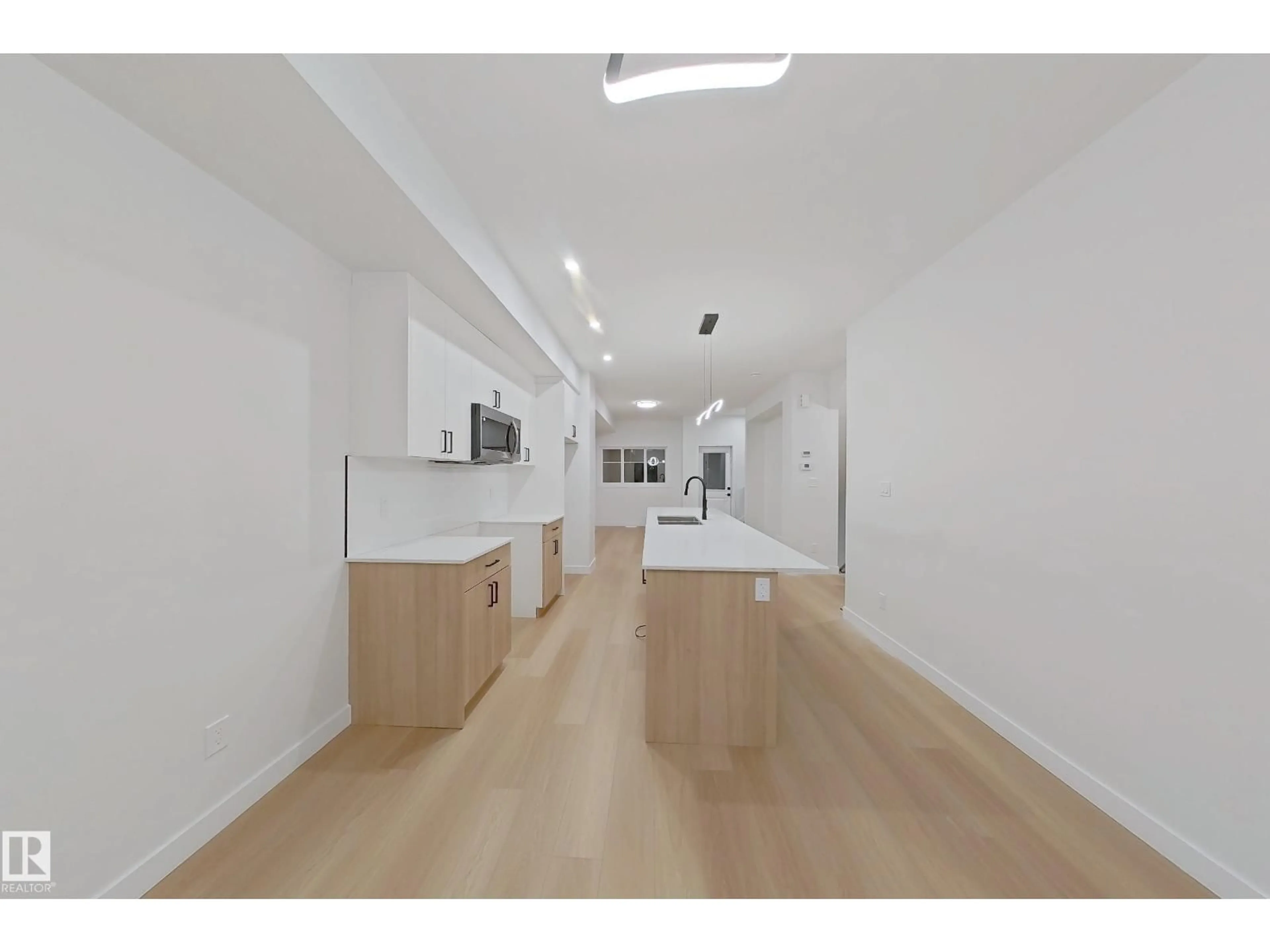 Indoor foyer for #65 - 18120 28 AV, Edmonton Alberta T6W4V2