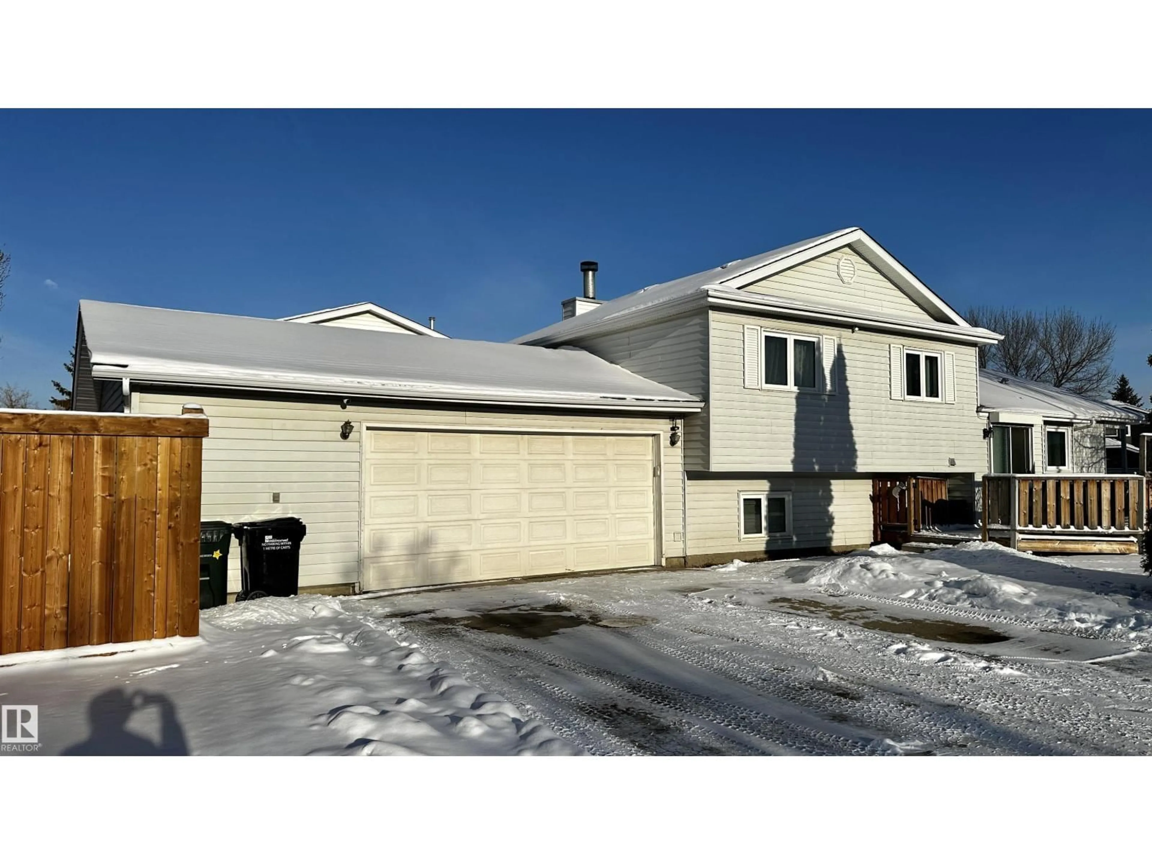 Home with vinyl exterior material, street for 16 CANTERBURY TC, Sherwood Park Alberta T8H1E8